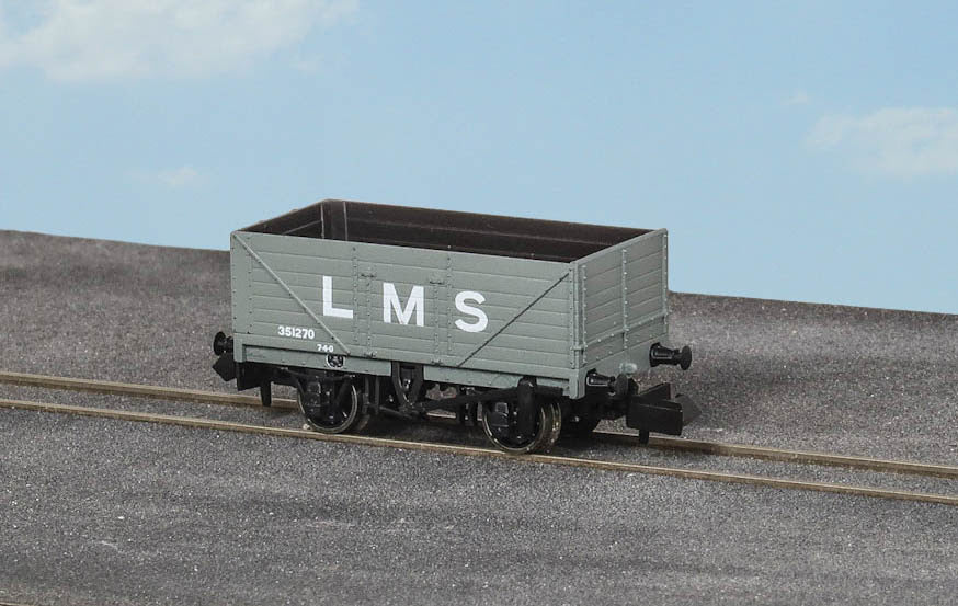 NR7003M 9ft 7 plank open wagon, LMS, grey No.351270 - Image 4