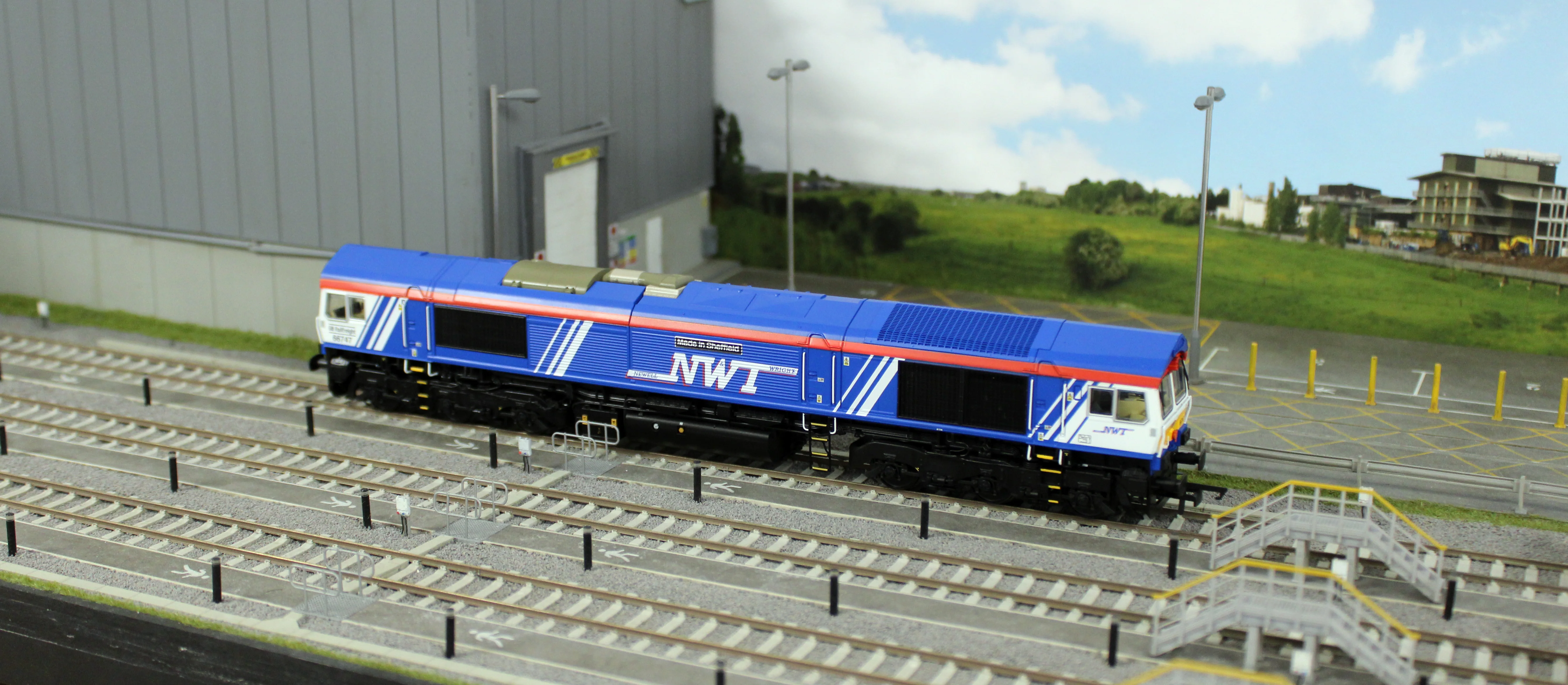 ACC3475-DCC Class 66 GBRF (Newell and Wright) No.66747 Diesel Locomotive - DCC Sound - Image 9
