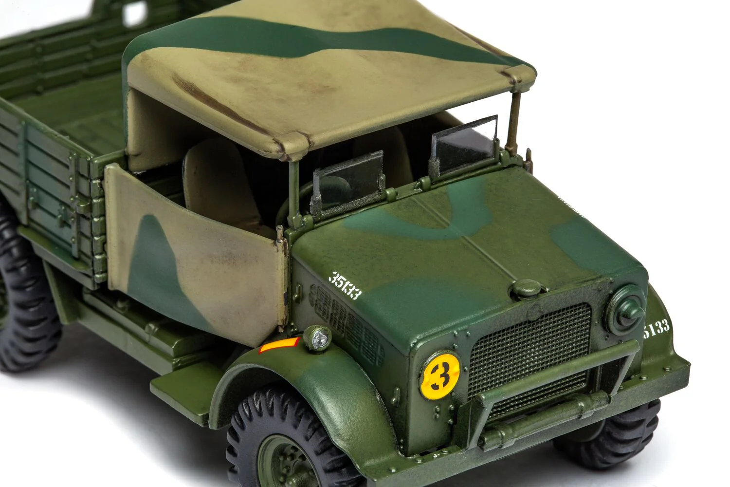 A03313A WWII RAF 15-cwt 4 x 2 G.S. Truck Model Kit - Image 3
