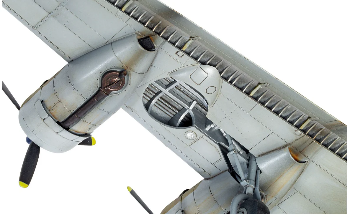 A09010 Consolidated B-24H Liberator Model Kit - Image 9