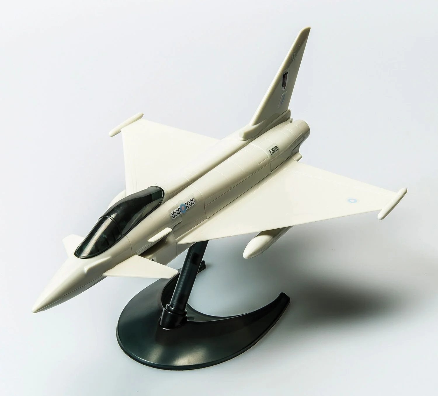 J6002 QUICKBUILD Eurofighter Typhoon Model Kit - Image 2