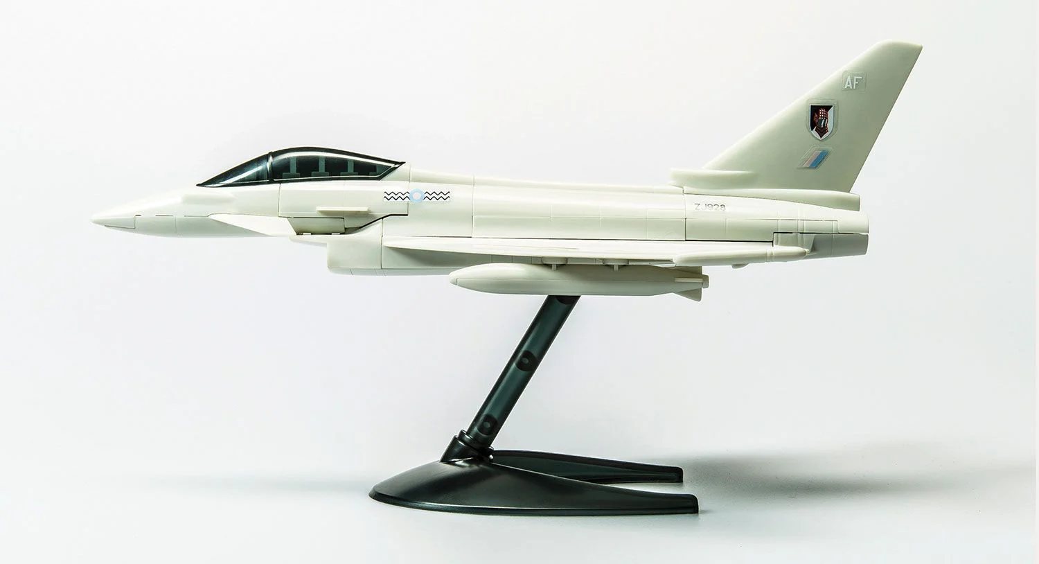J6002 QUICKBUILD Eurofighter Typhoon Model Kit - Image 3