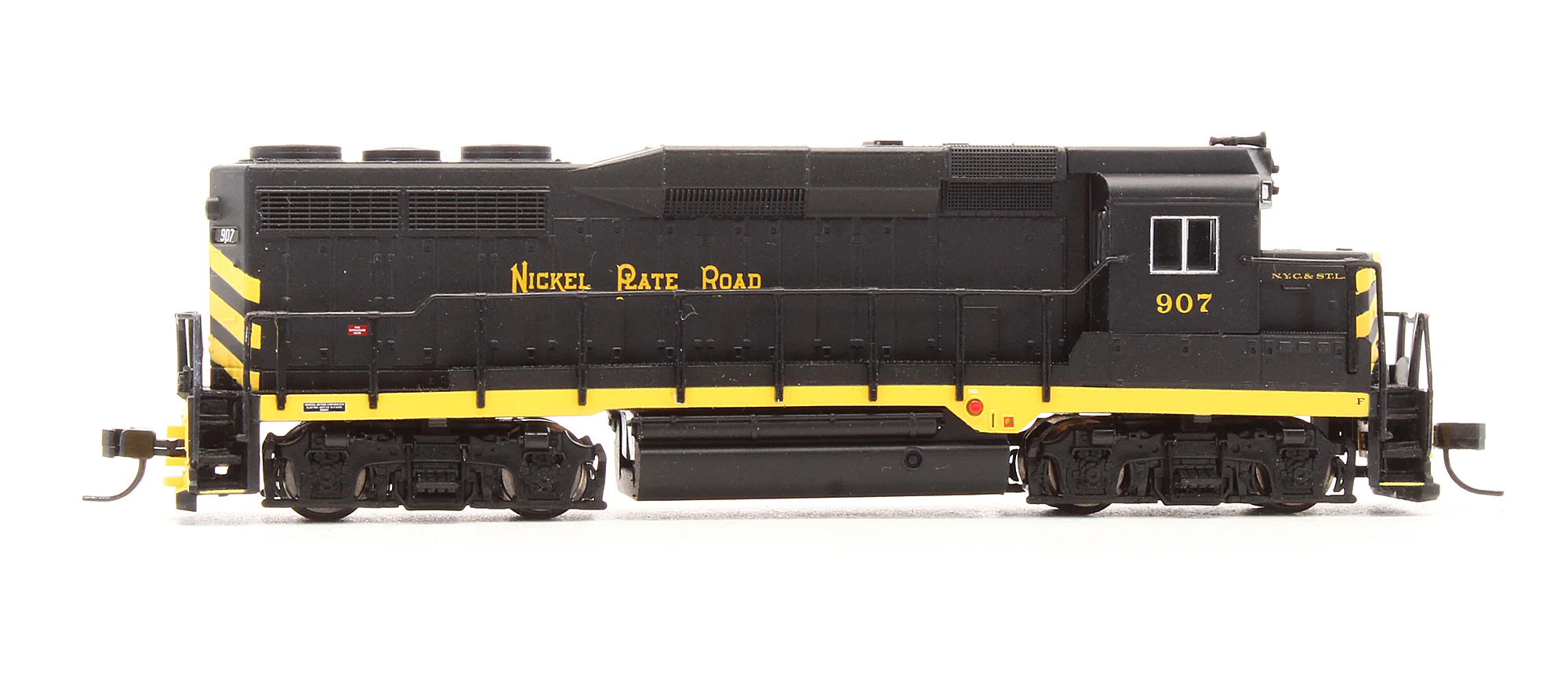 Pre-Owned 47543 GP30 Diesel Locomotive Nickel Plate Road - Road #907 - Image 3