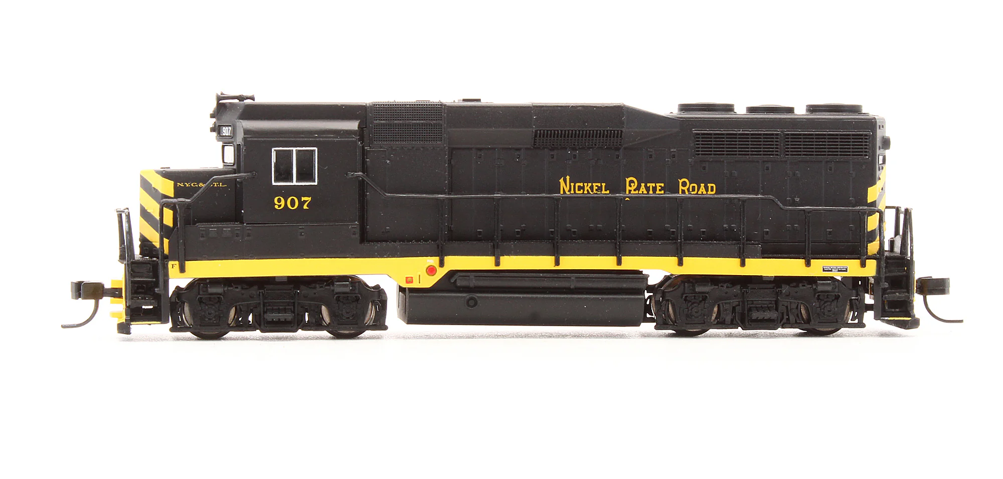 Pre-Owned 47543 GP30 Diesel Locomotive Nickel Plate Road - Road #907 - Image 4