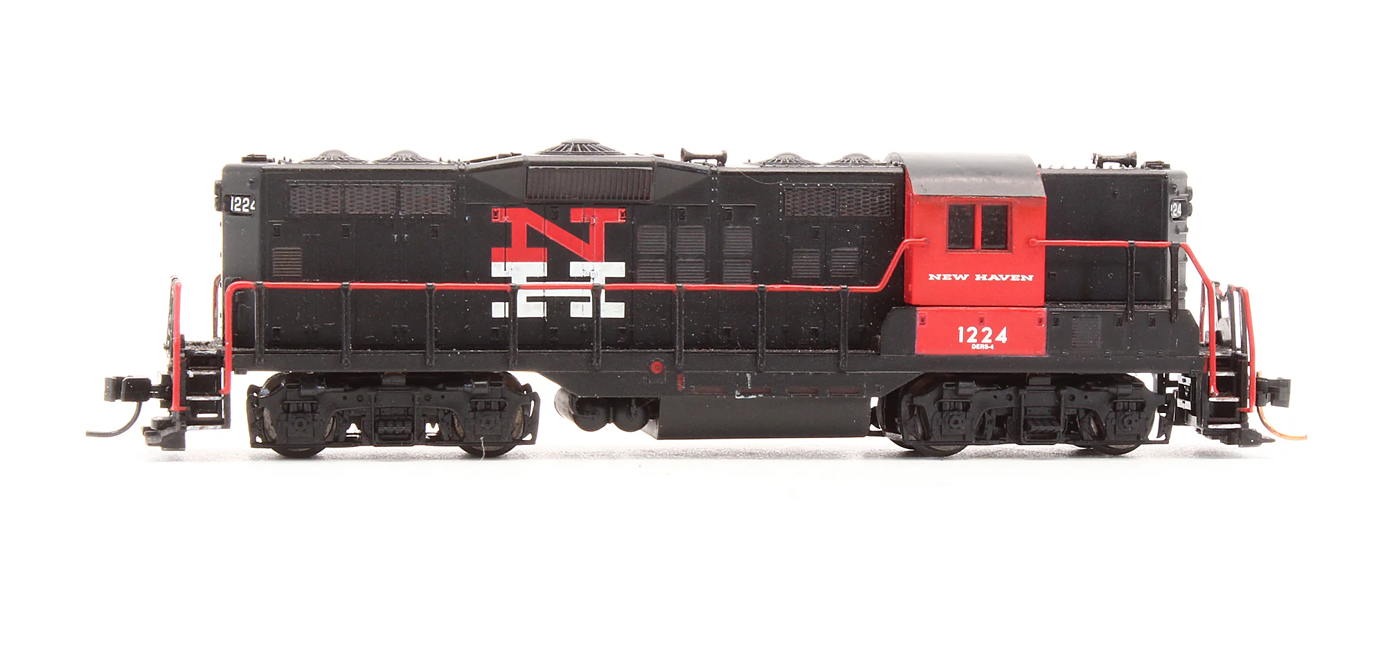 Pre-Owned 48324 GP9 Ph.2 Diesel Locomotive New Haven - Road #1224 - Image 3