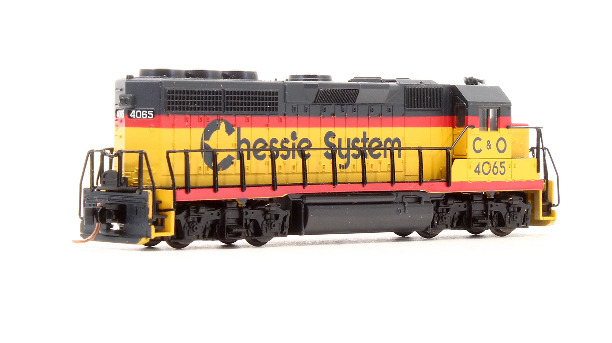 Pre-Owned 48506 GP40 Diesel Locomotive Chessie System (C&O) - Road #4065 - Image 2