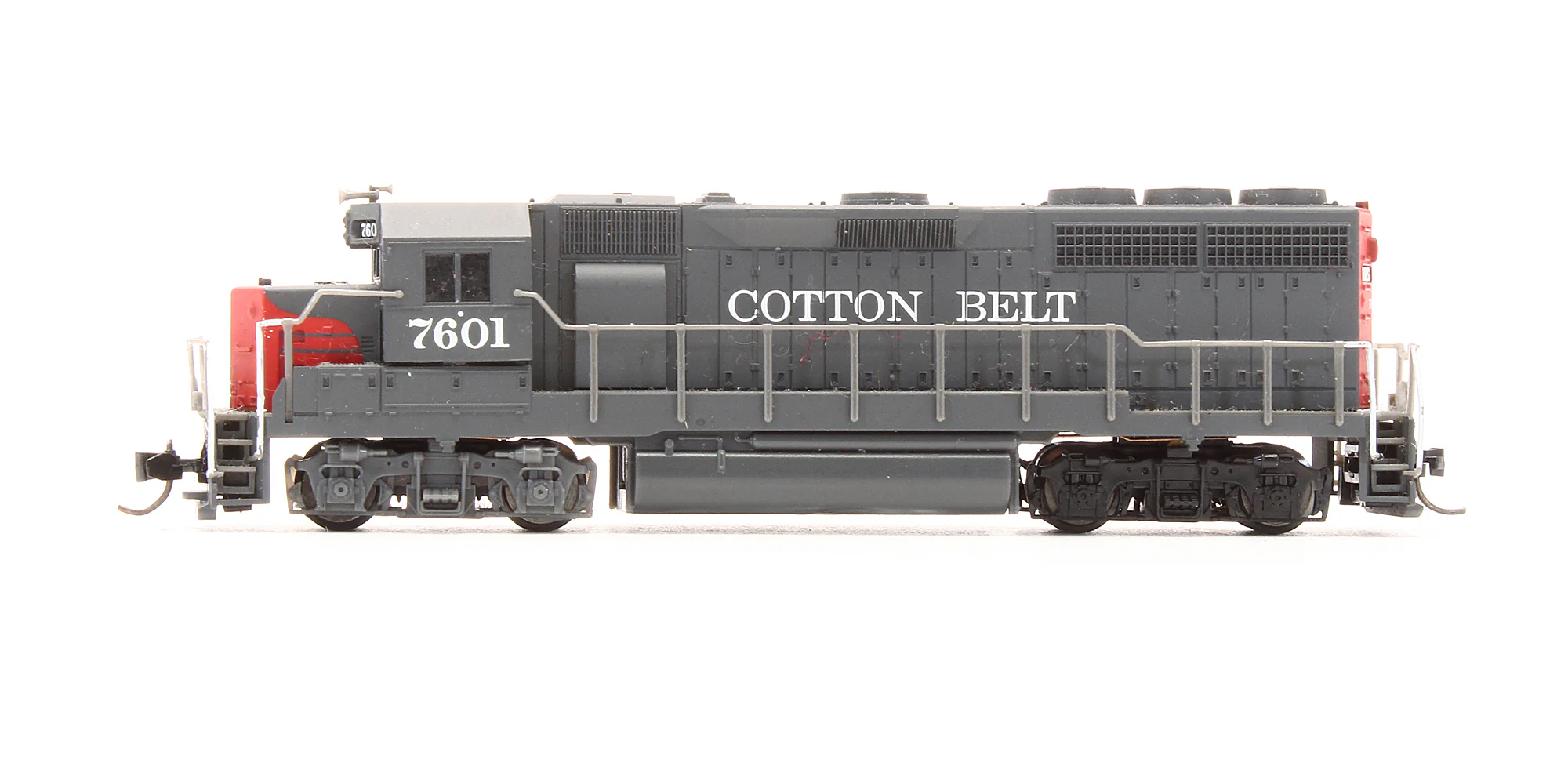 Pre-Owned 48514 GP40 Diesel Locomotive Cotton Belt - Road #7601 - Image 4