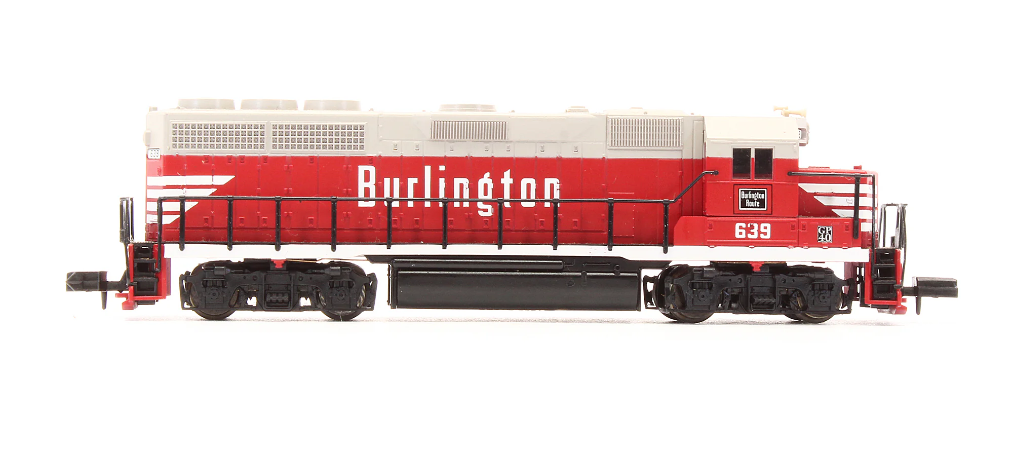 Pre-Owned 48521 GP40 Diesel Locomotive Burlington - Road #639 - Image 3
