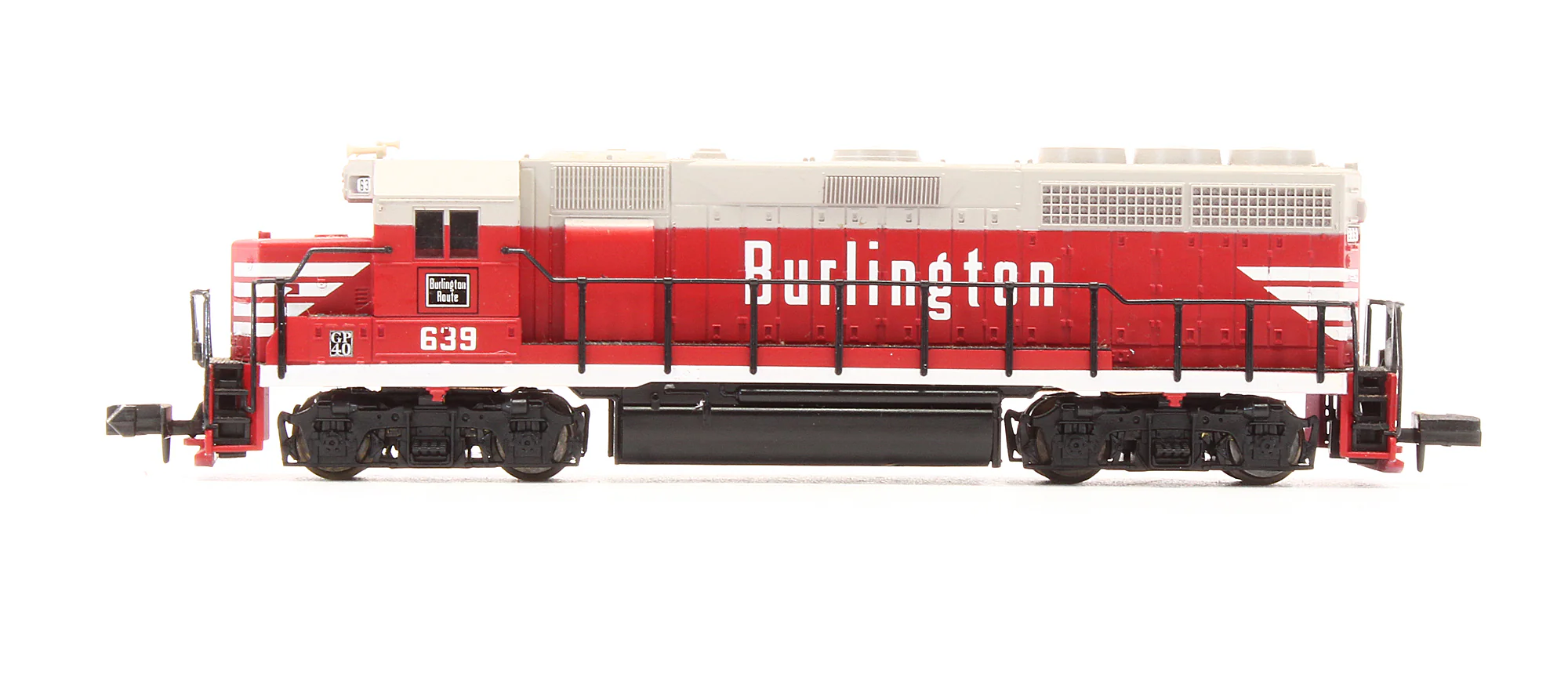 Pre-Owned 48521 GP40 Diesel Locomotive Burlington - Road #639 - Image 4