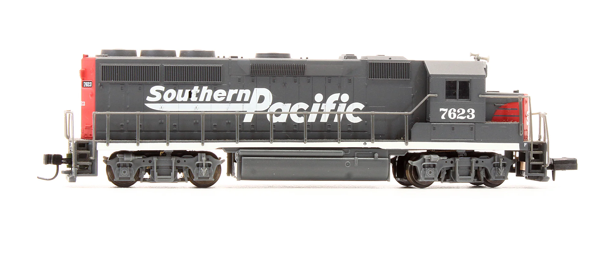 Pre-Owned 48622 GP40-2 Southern Pacific Diesel Locomotive - Road #7623 - Image 3