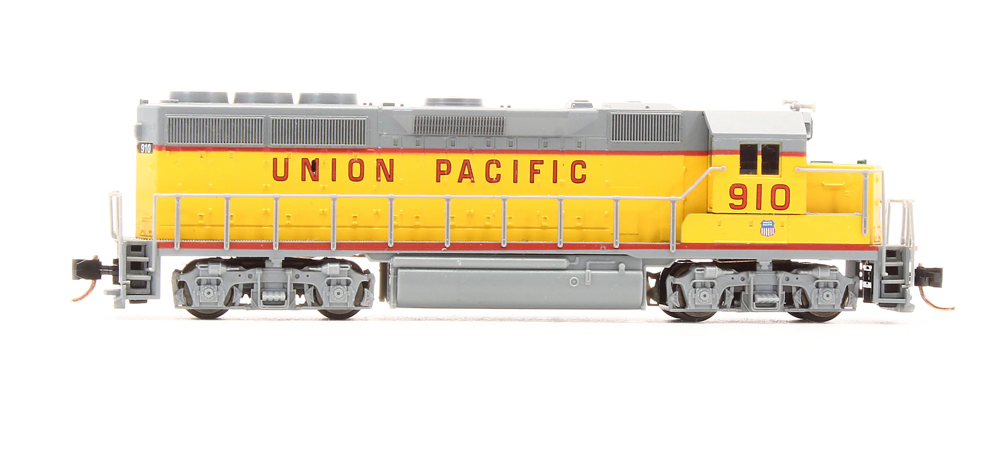 Pre-Owned 48624 GP40-2 Diesel Locomotive Union Pacific - Road #910 - Image 3