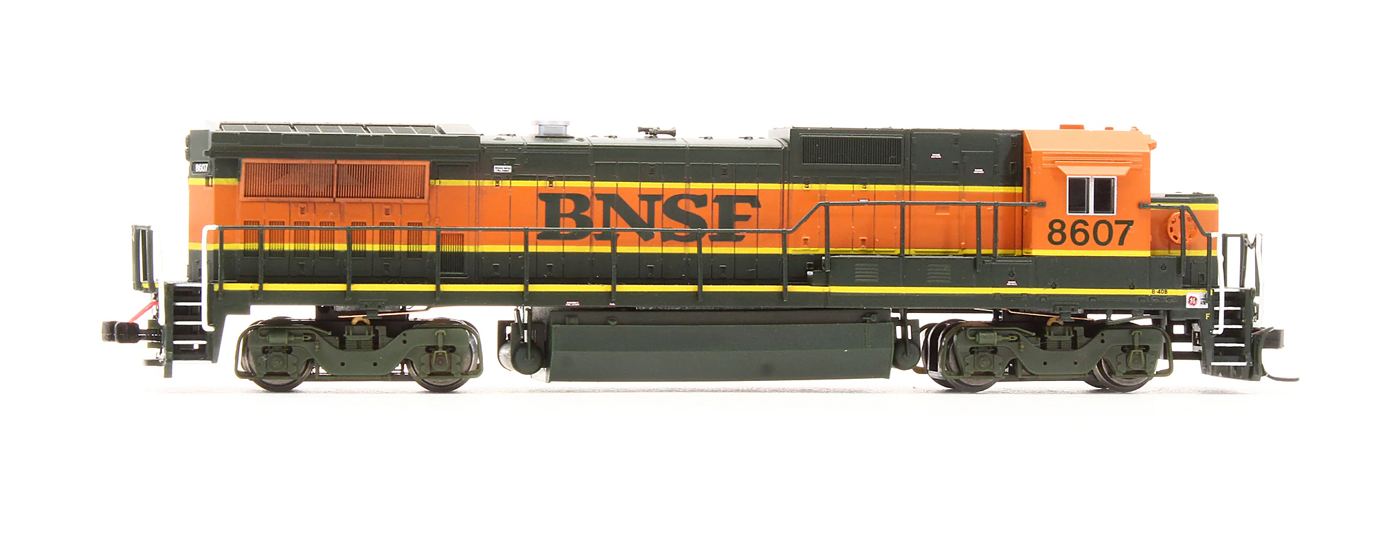 Pre-Owned 48702 Dash 8-40B BNSF Diesel Locomotive - Road #8607 - Image 3