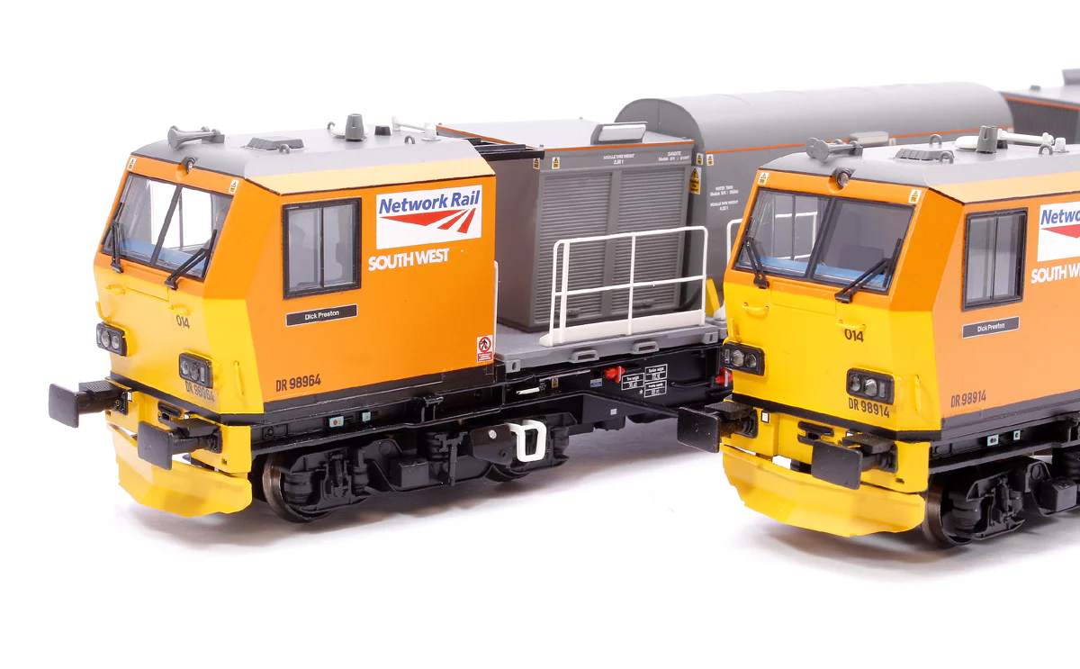 31-579SF Windhoff MPV 2-Car Set Network Rail Orange Nos. DR98914 and DR98964 - DCC Sound - Image 9