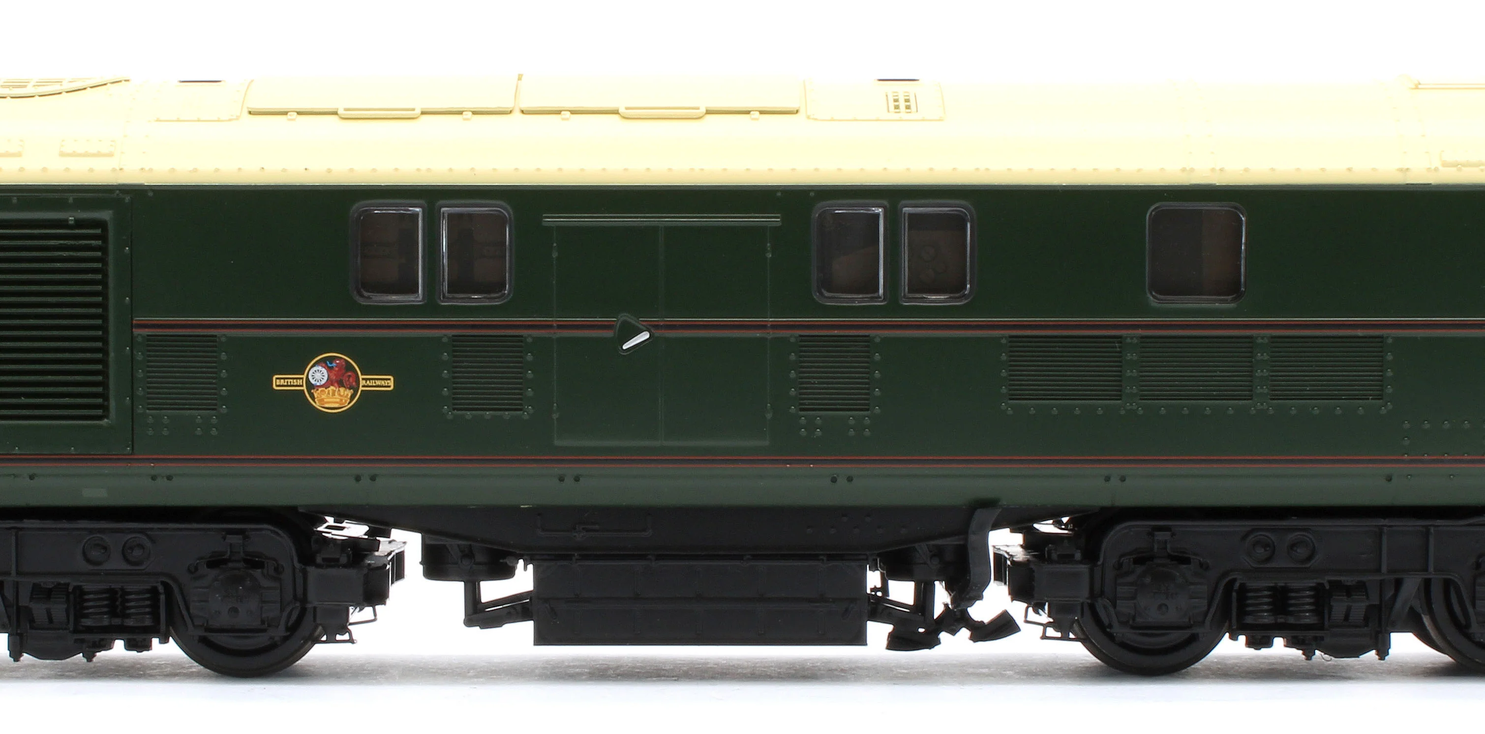 31-995A LMS 10001 BR Lined Green (Late Crest) Diesel Locomotive - Image 9