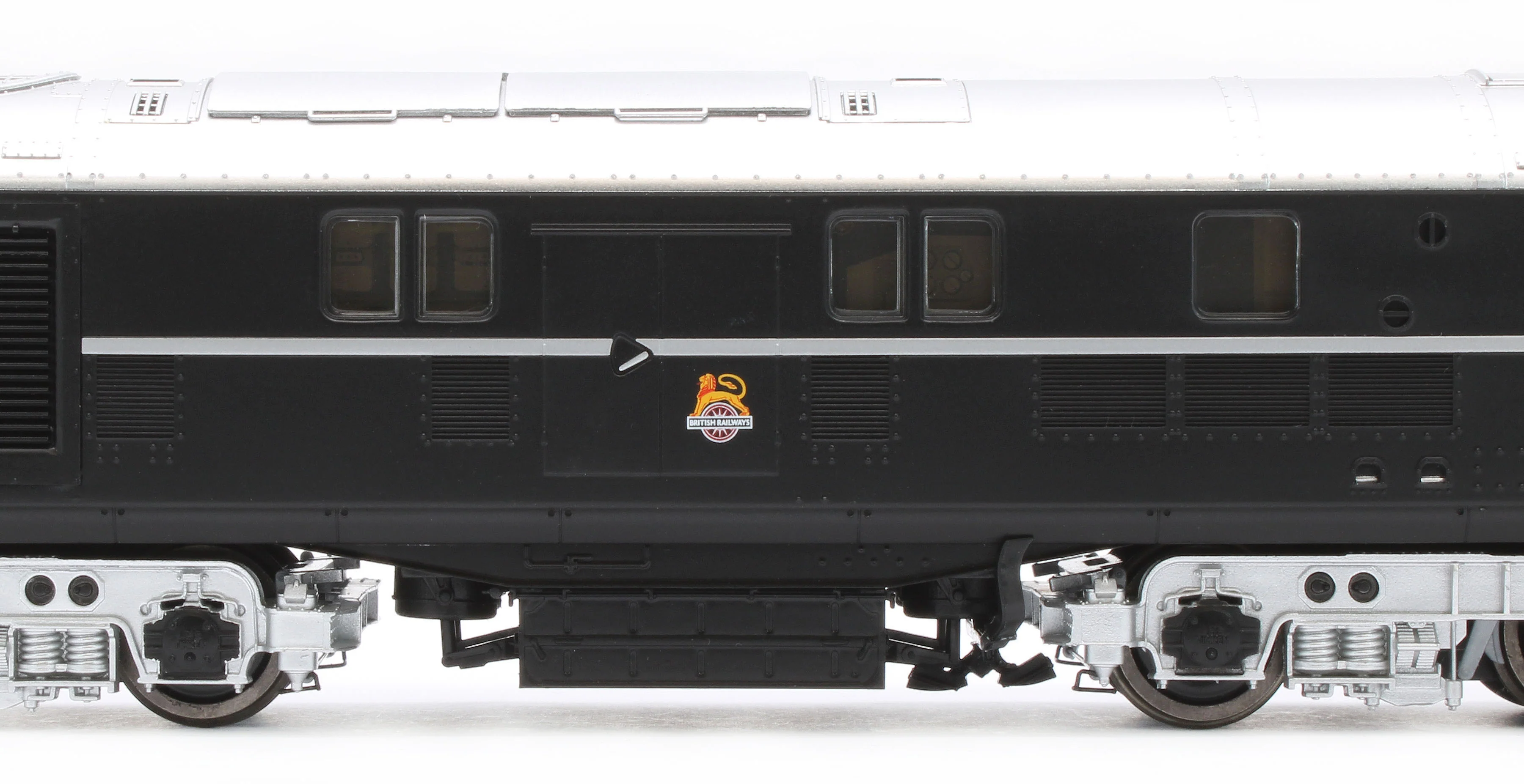31-999A LMS 10000 BR Black (Early Emblem) Diesel Locomotive - Image 9