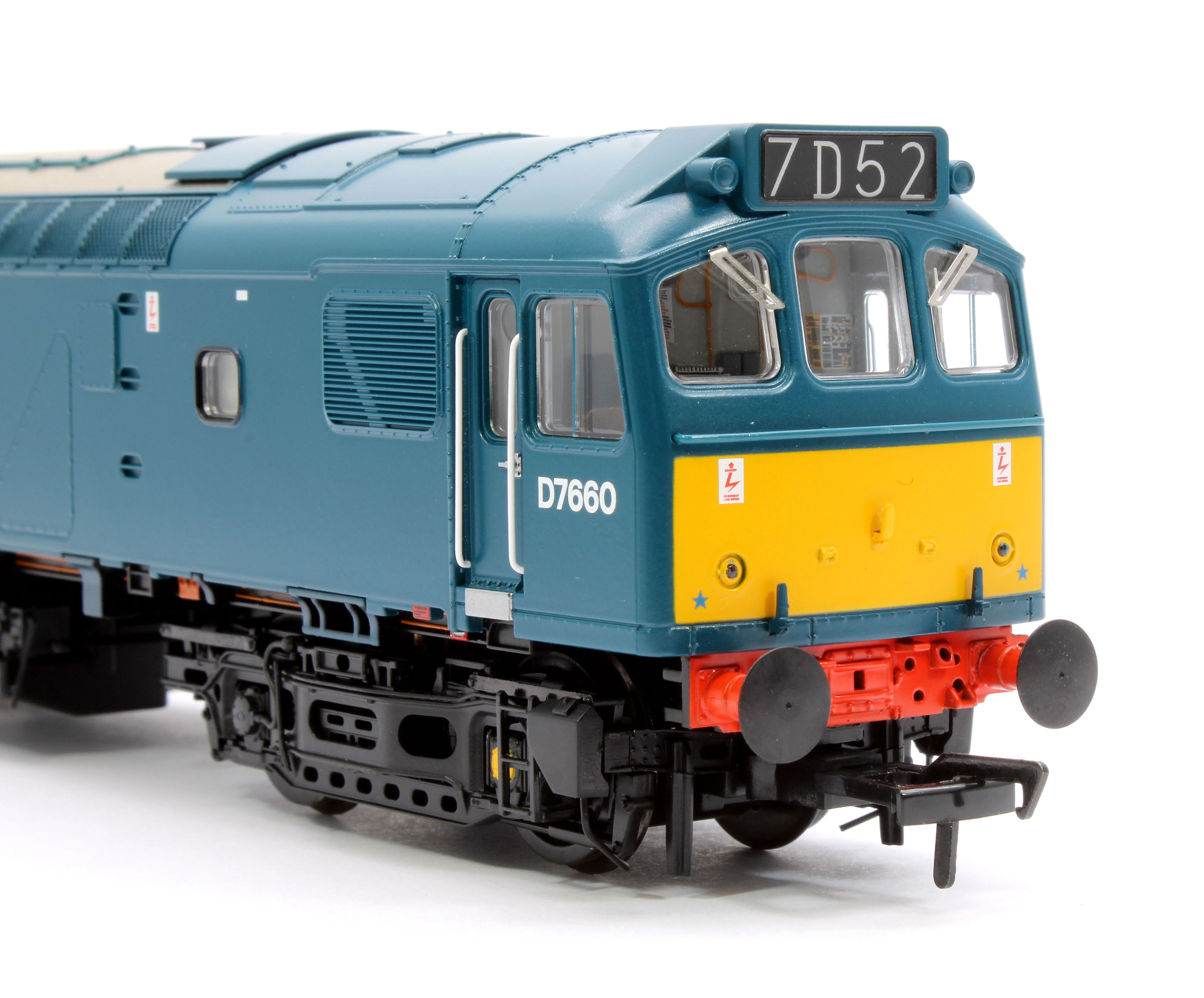 32-333SFX Class 25/3 D7660 BR Blue (Small Yellow Panels) Diesel Locomotive - DCC Sound Deluxe - Image 10