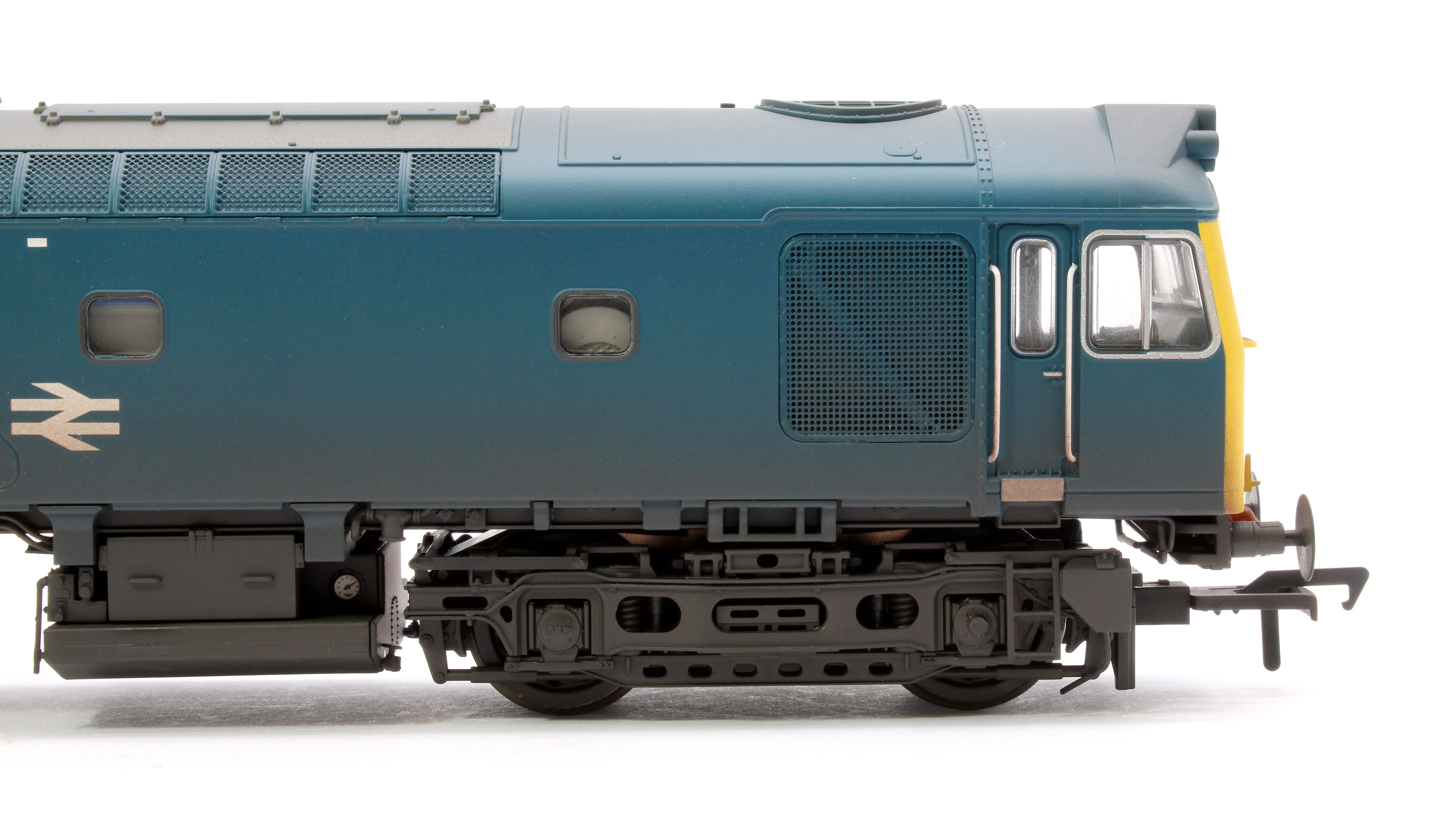 32-346 Class 25/2 25106 BR Blue Diesel Locomotive - Weathered - Image 8