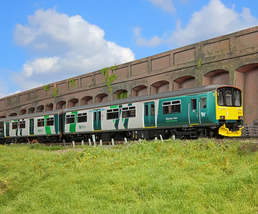 32-943SD Class 150/1 2-Car DMU 150139 London Northwestern Railway - Image 2