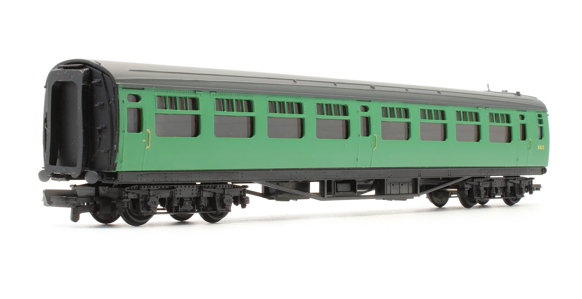 Pre-Owned 34-525 BR Malachite Green 63ft Bulleid Corridor 2nd Coach 'S82S' - Image 2