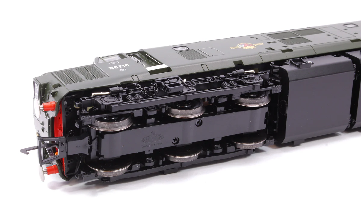 35-302SF Class 37/0 Split Headcode D6710 BR Green (Late Crest) Diesel Locomotive (DCC Sound) - Image 12