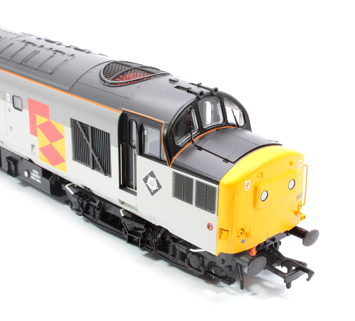 35-307 Class 37/0 Centre Headcode 37194 'British Int. Freight Assoc.' BR RF Diesel Locomotive - Image 10