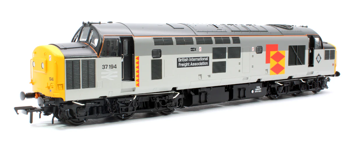 35-307 Class 37/0 Centre Headcode 37194 'British Int. Freight Assoc.' BR RF Diesel Locomotive - Image 3