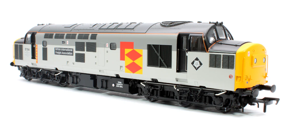 35-307 Class 37/0 Centre Headcode 37194 'British Int. Freight Assoc.' BR RF Diesel Locomotive - Image 4