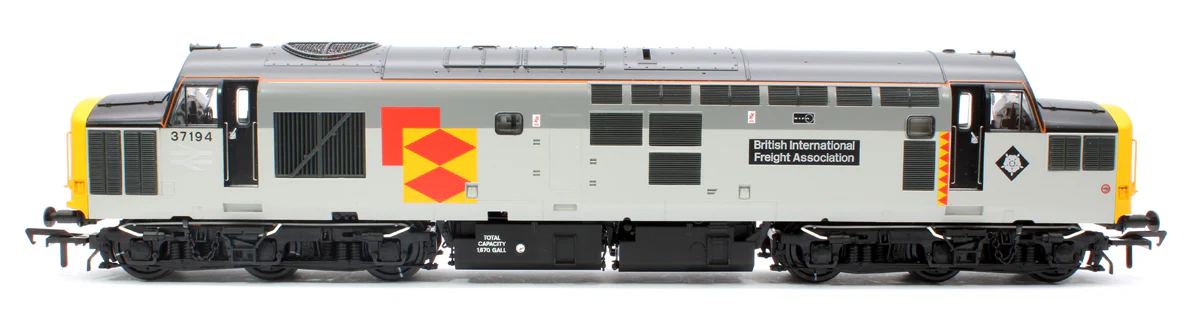35-307 Class 37/0 Centre Headcode 37194 'British Int. Freight Assoc.' BR RF Diesel Locomotive - Image 5