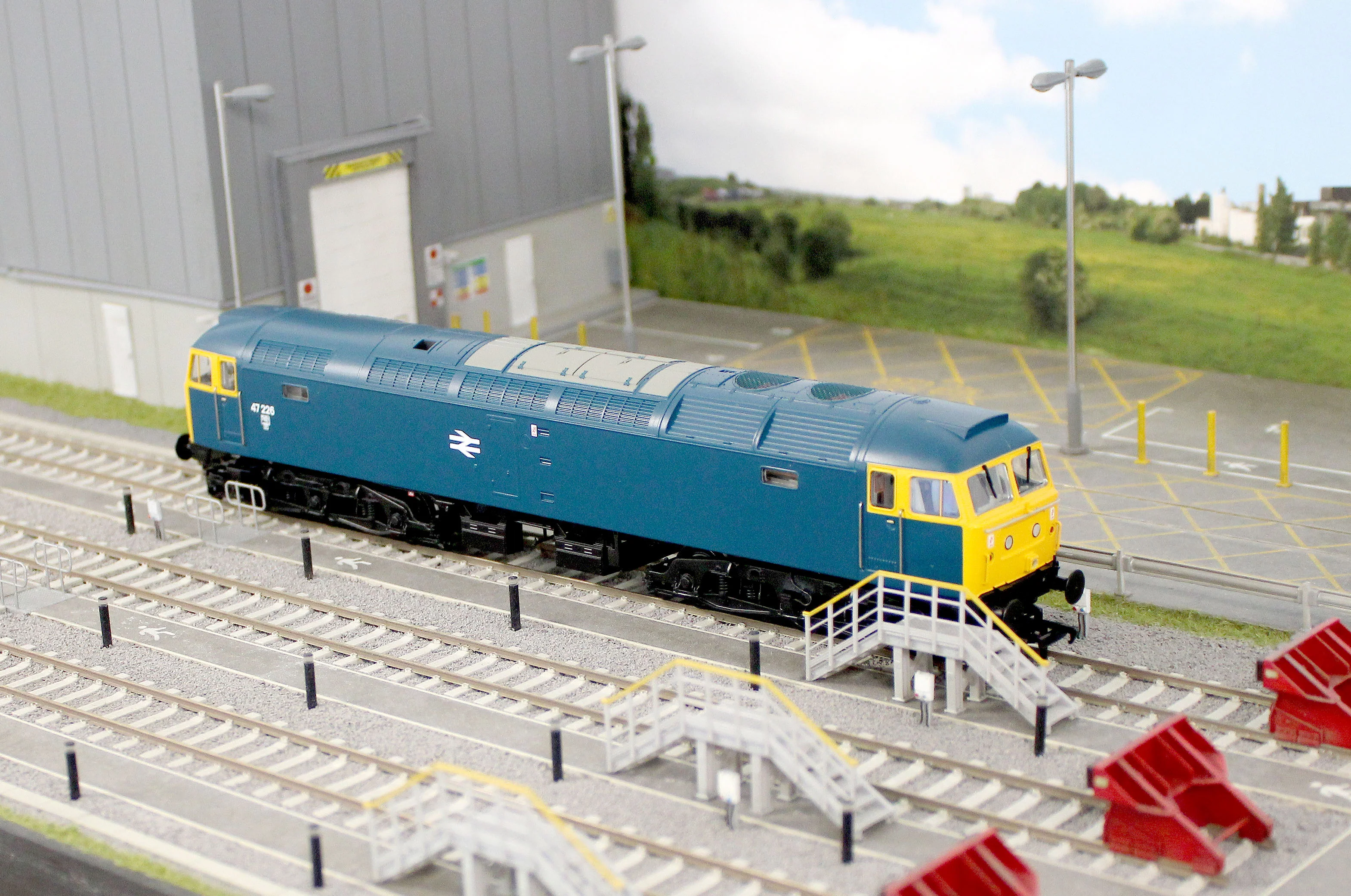 35-411ASF Class 47/0 47226 BR Blue Diesel Locomotive - DCC Sound - Image 13