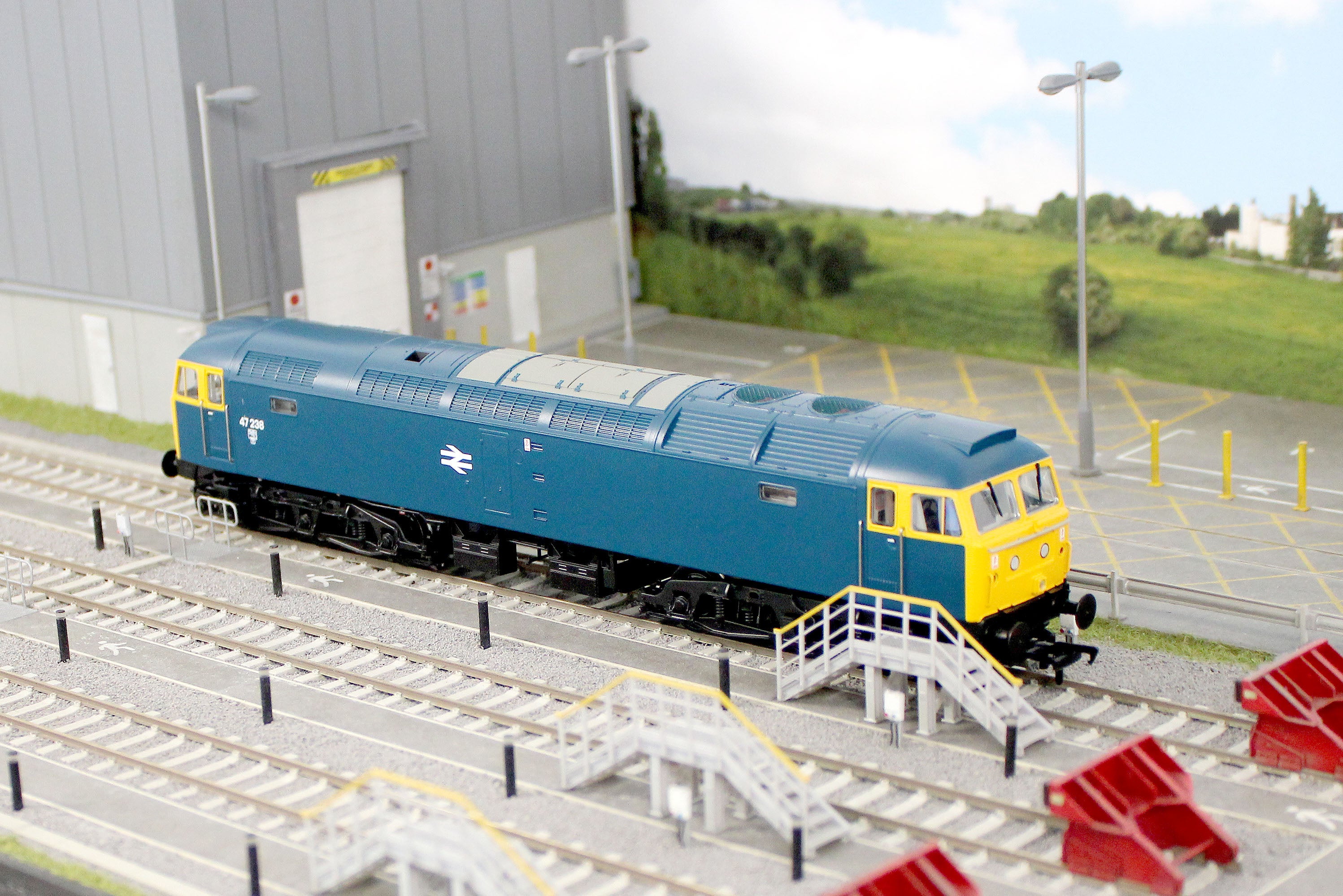 35-411B Class 47/0 47238 BR Blue Diesel Locomotive - Image 13