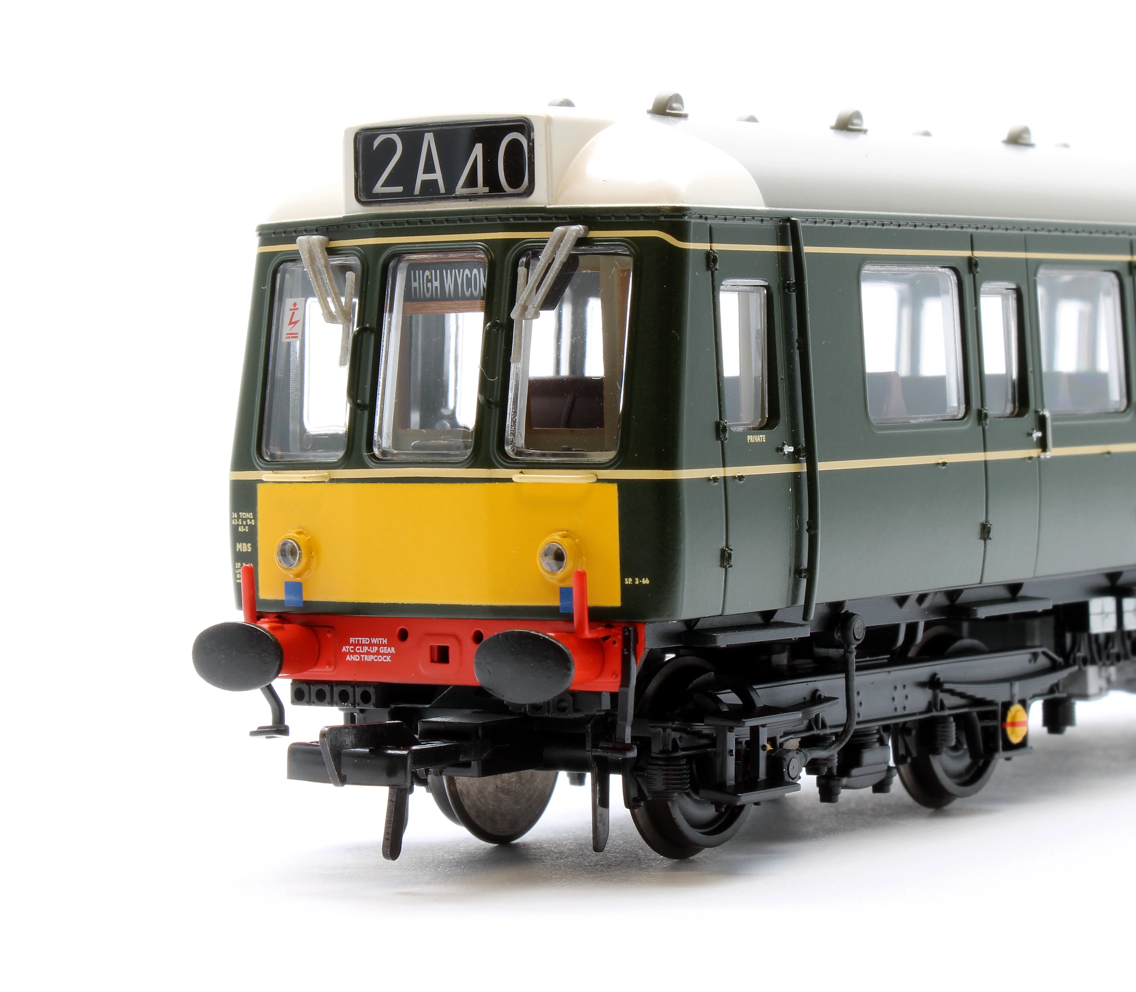 35-528 Class 121 Single-Car DMU W55028 BR Green (Small Yellow Panels) - Image 7
