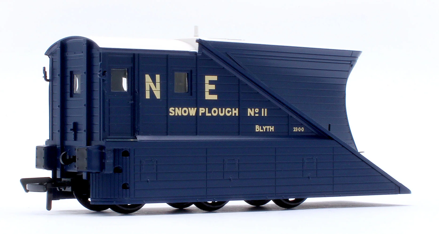 38-641Z Pair of 2 NER Snowploughs 11 & 12 LNER Blue - Image 6