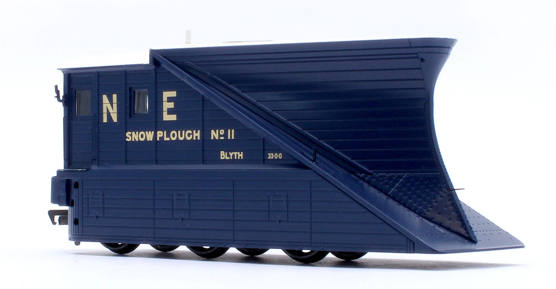 38-641Z Pair of 2 NER Snowploughs 11 & 12 LNER Blue - Image 8