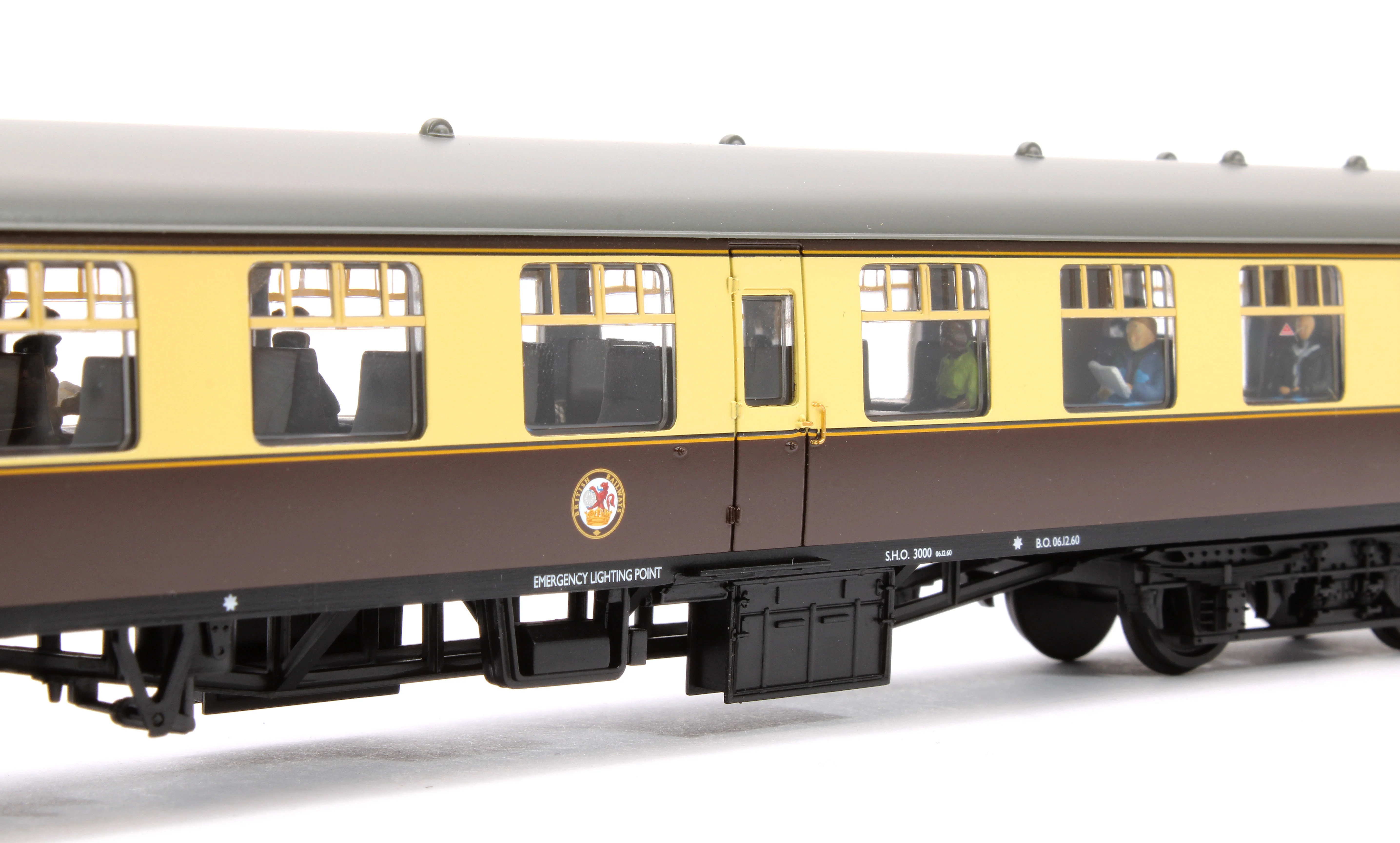 39-054DPF BR Mk1 TSO Tourist Second Open BR (WR) Chocolate & Cream W3802 - Fitted Passengers - Image 4