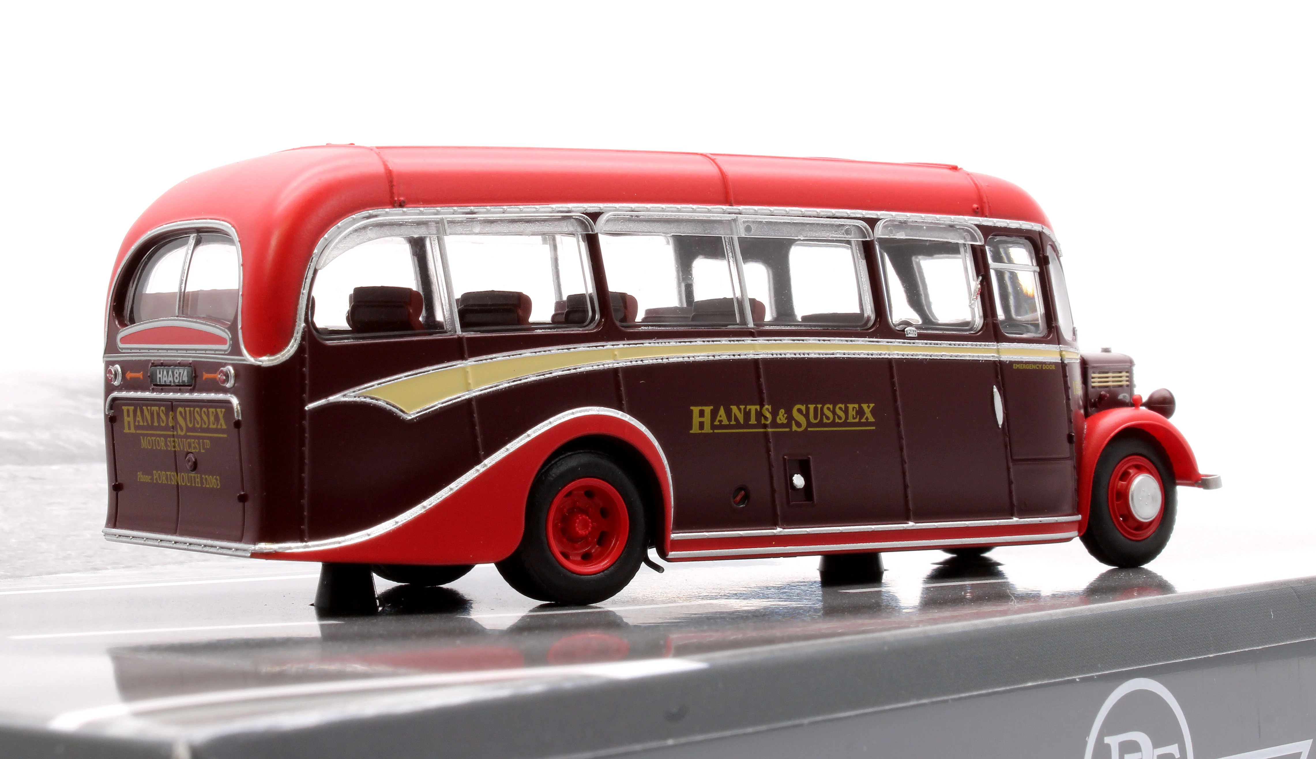 920008 Bedford OB - HAA874 - Hants & Sussex livery - Image 2