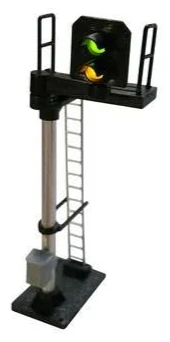 B225R 2 Aspect Distant (Y/G) Standard Right Offset Square Head (type 2) Signal