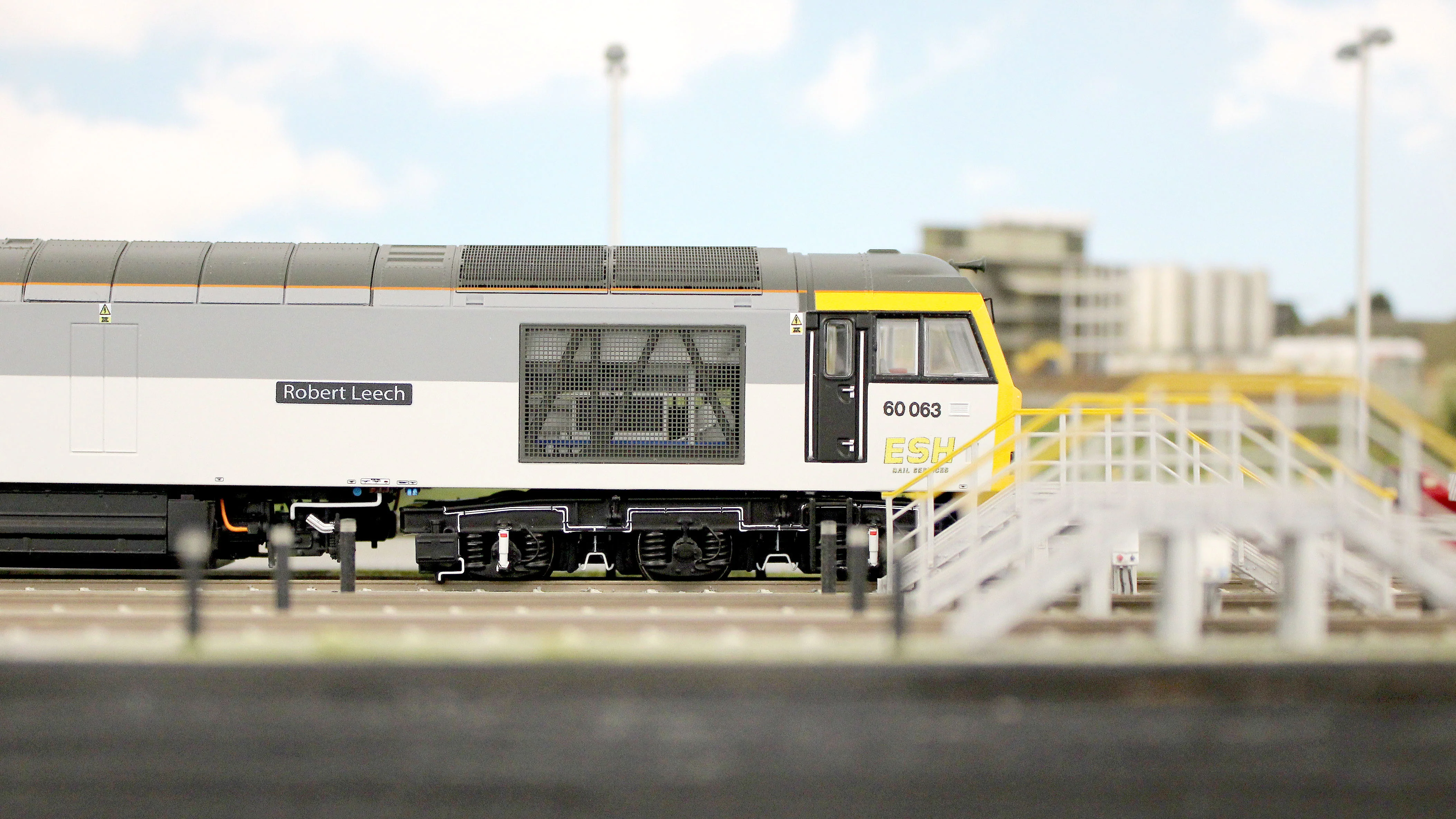 Bespoke Class 60 60063 'Robert Leech' ESH Rail Services Grey Diesel Locomotive - Expert Rails Bespoke Re-livery - Image 15
