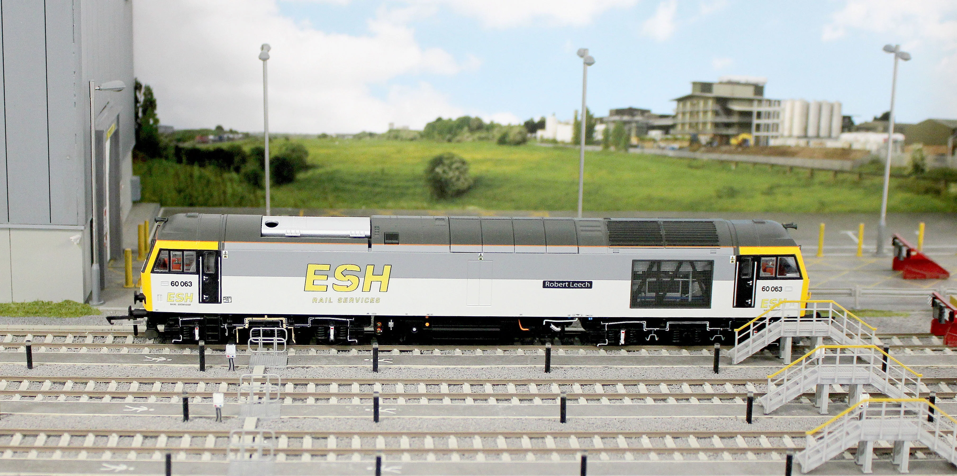 Bespoke Class 60 60063 'Robert Leech' ESH Rail Services Grey Diesel Locomotive - Expert Rails Bespoke Re-livery - Image 5