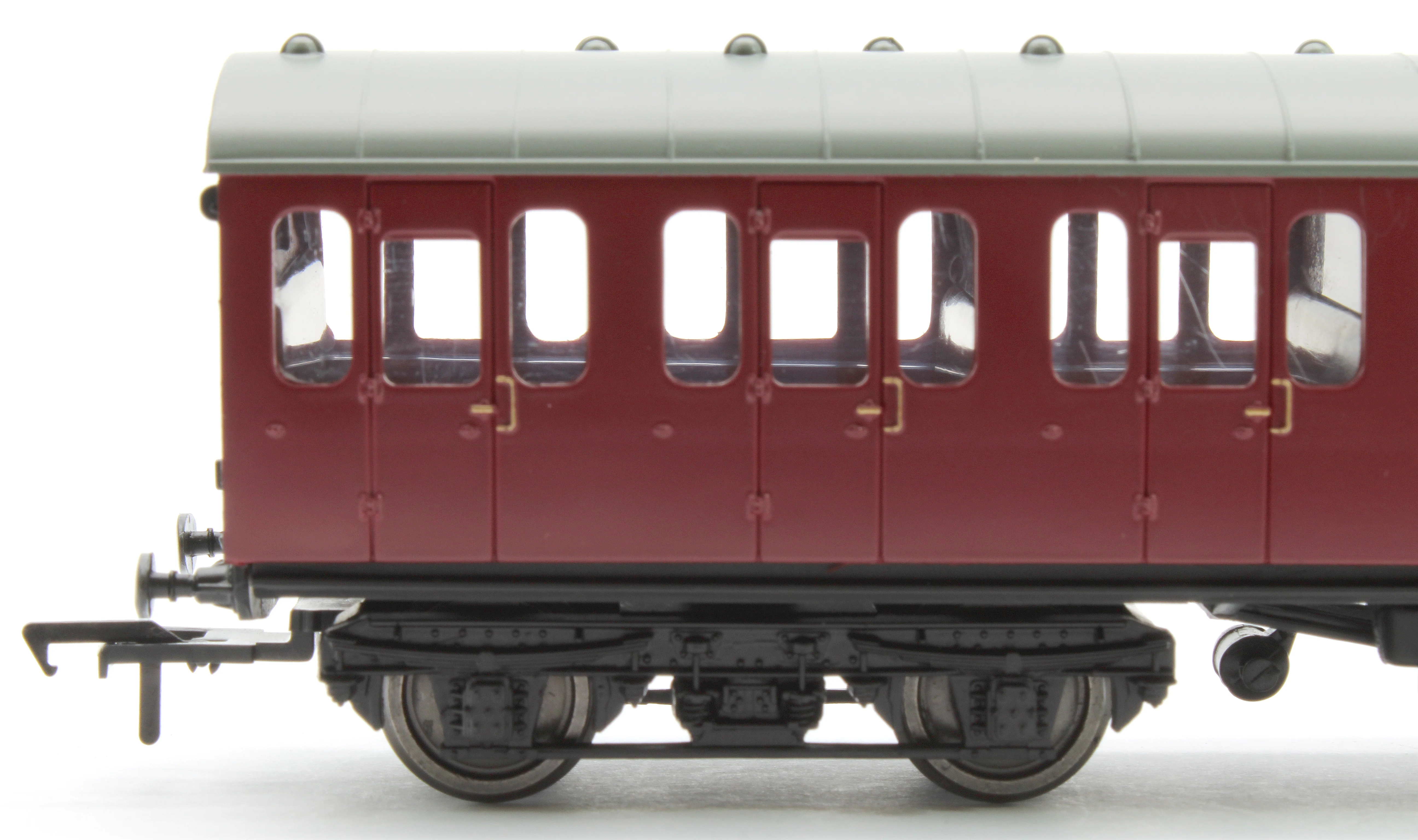 34-608A BR Mk1 57ft 'Suburban' S Second BR Crimson M46095 - Image 4