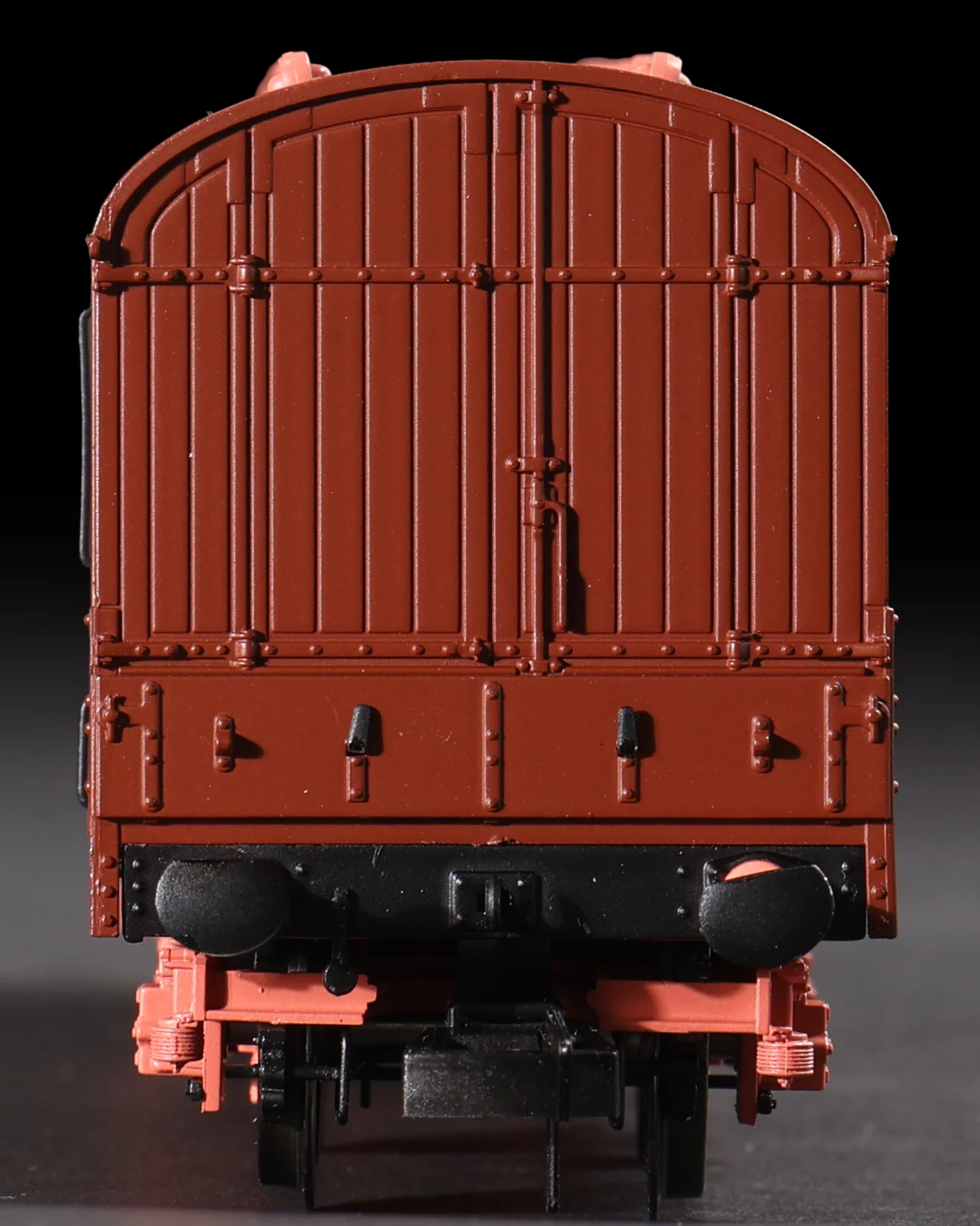 C2024 LMS 42ft GUV Parcels Van BR Gulf Red ADB975241 - Image 10