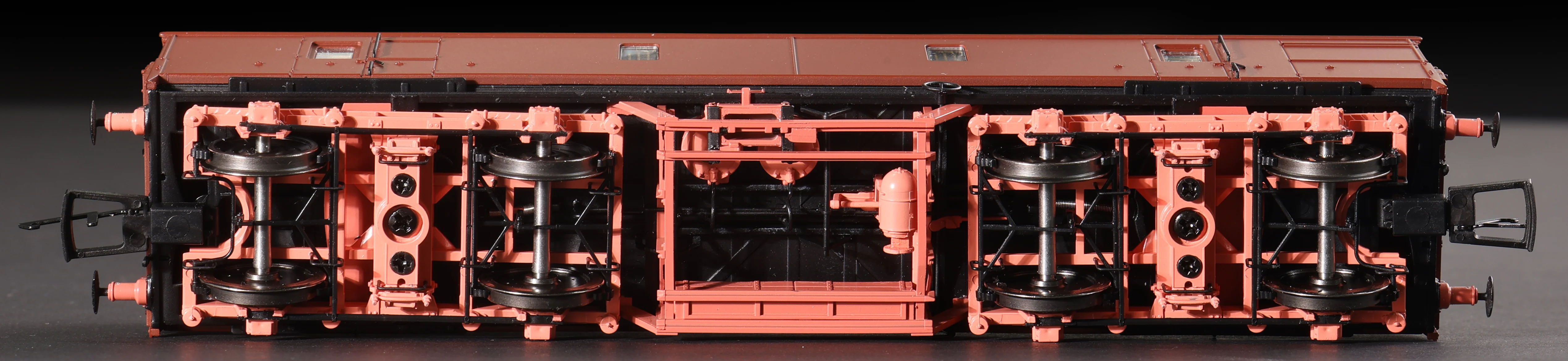 C2024 LMS 42ft GUV Parcels Van BR Gulf Red ADB975241 - Image 11