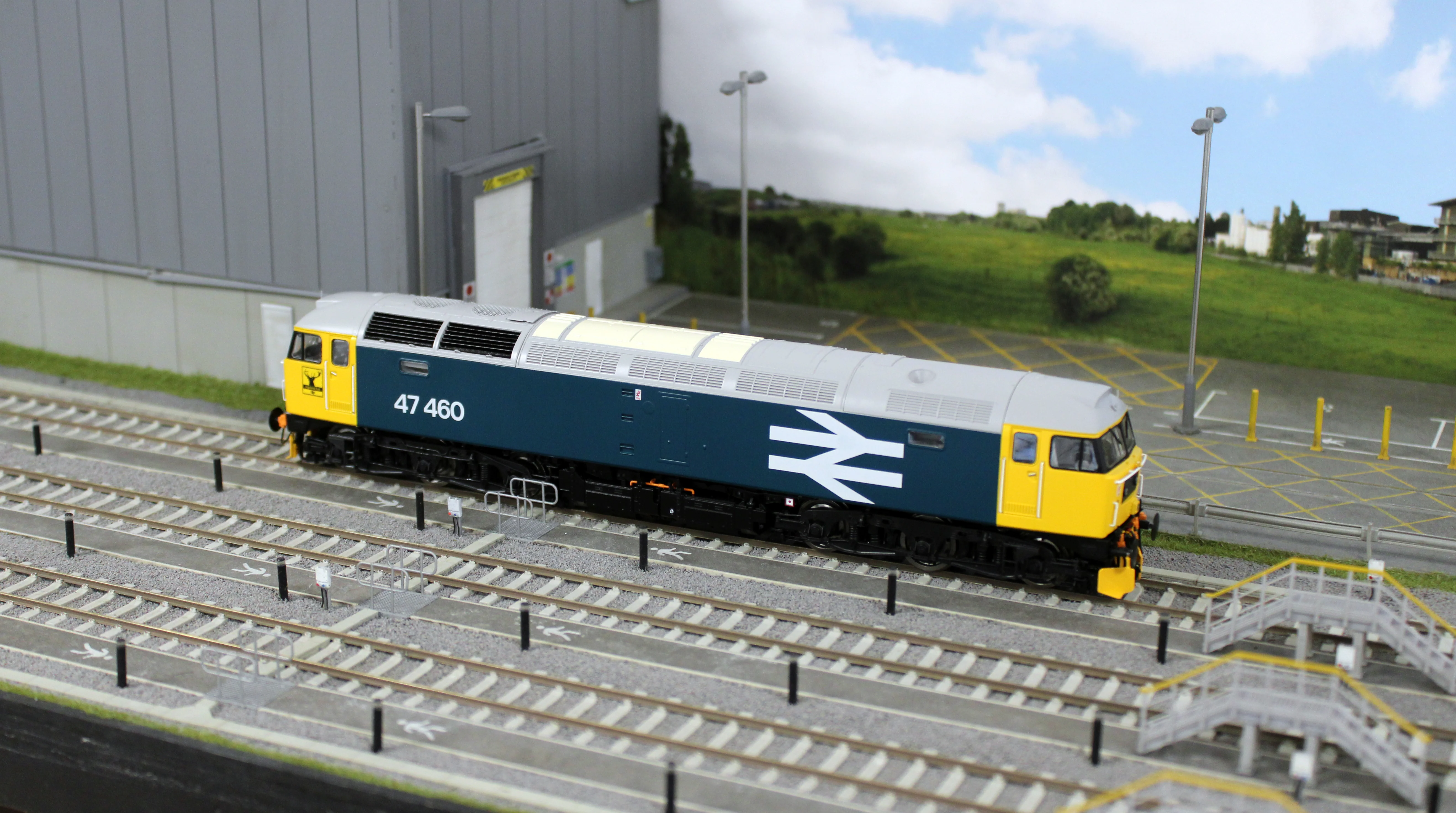 CM-47460-LL-SFW Highly Detailed Premium Weathered Class 47 BR Blue Large Logo No.47460 Diesel Locomotive - DCC Sound - Image 9