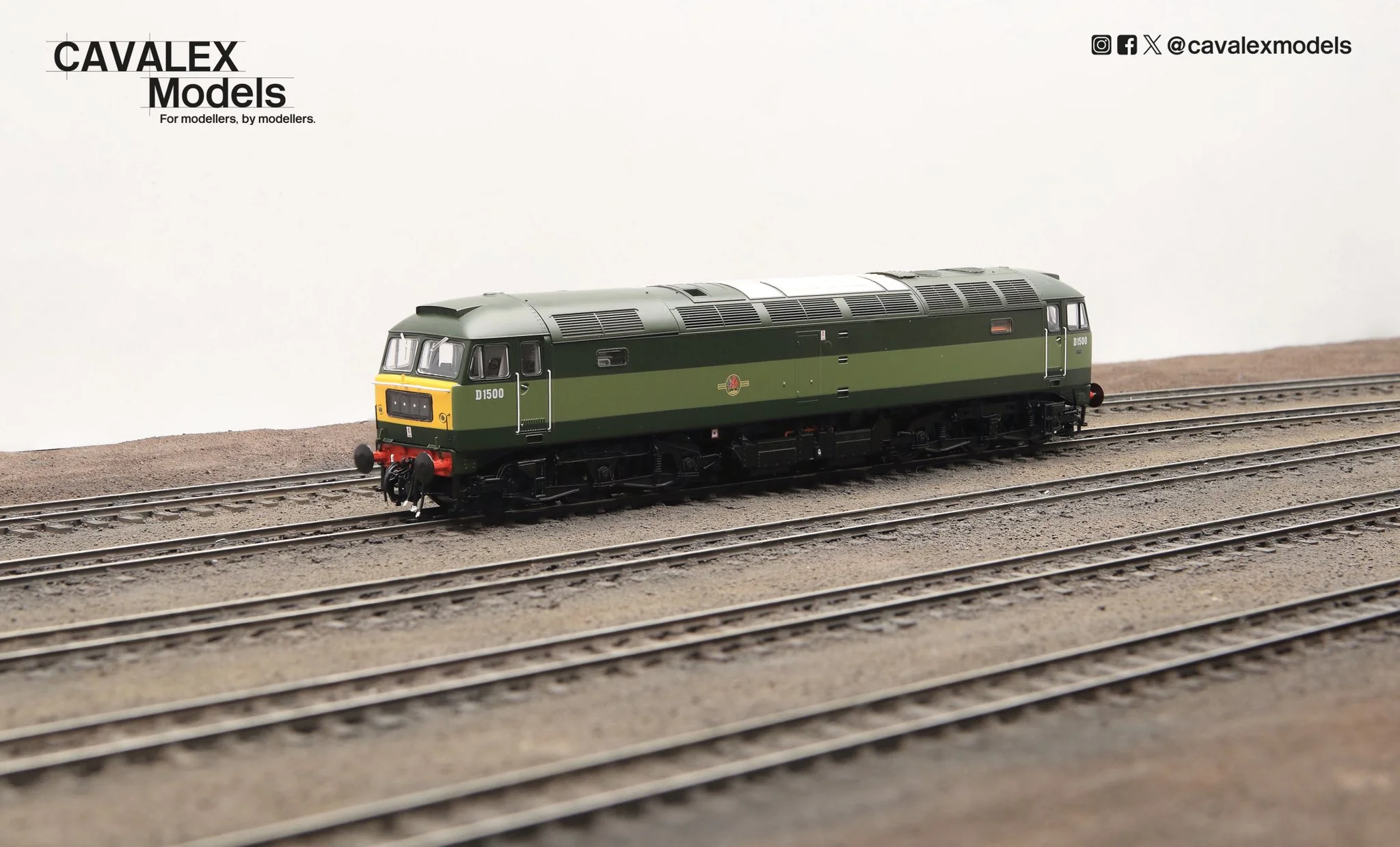 CM-D1500-TTGreen-SFW Highly Detailed Premium Weathered Class 47 BR Two Tone Green No.D1500 Diesel Locomotive - DCC Sound - Image 2