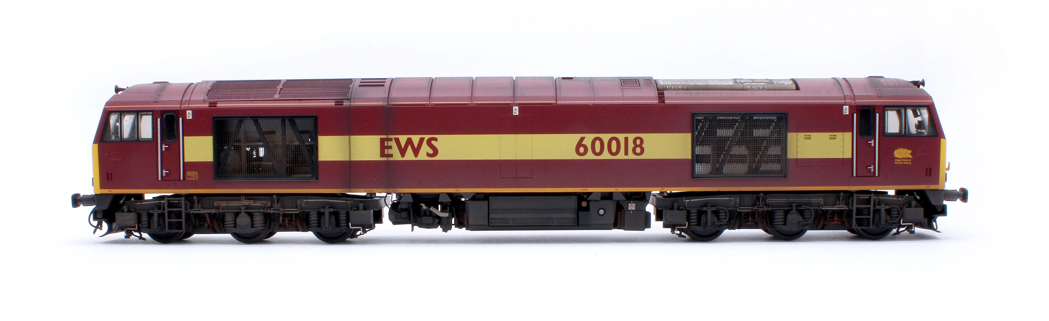 CM-60018-EWS-W Pre-Owned Highly Detailed Premium Weathered Class 60 018 EWS Diesel Electric Locomotive - Image 5