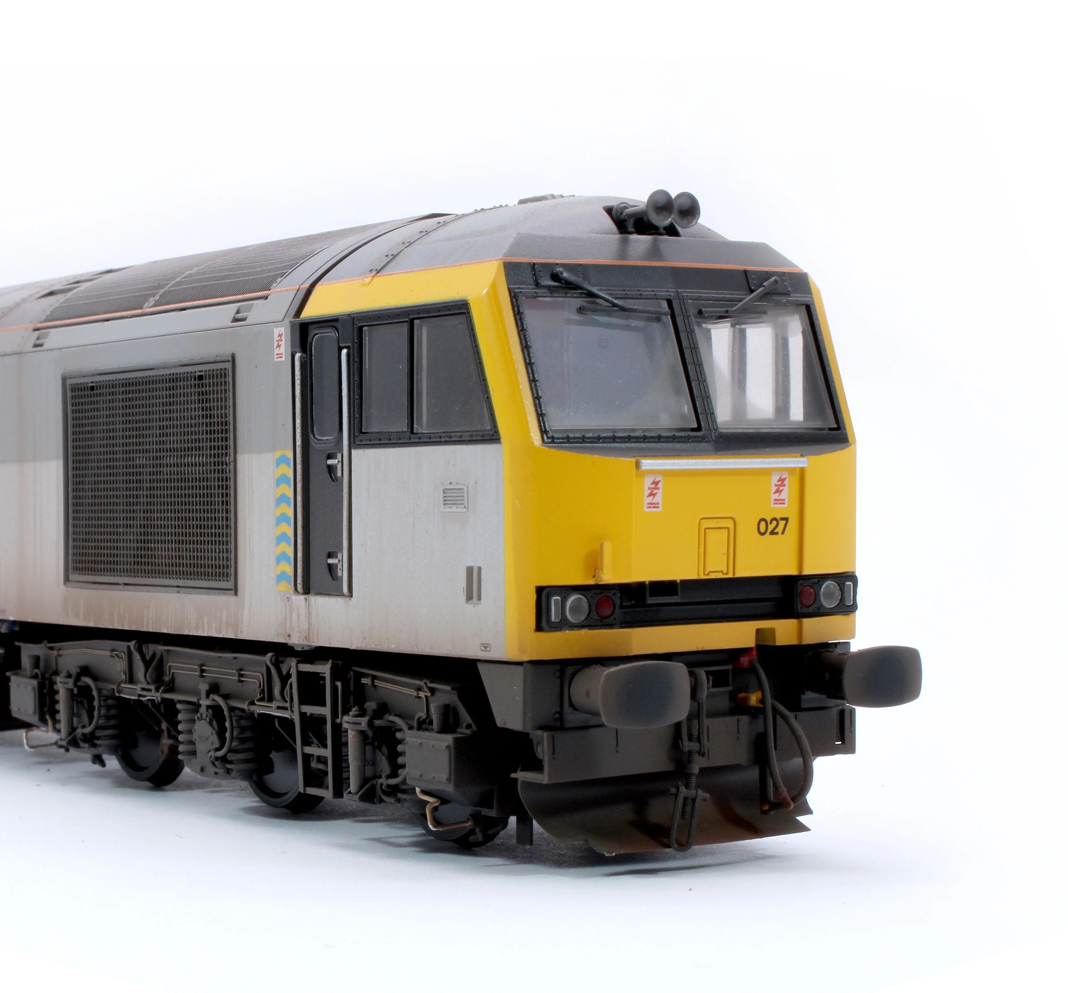CM-60027-TGPW Highly Detailed Premium Weathered Class 60 027 “Joseph Banks” Triple Grey Petroleum Diesel Electric Locomotive - Image 9