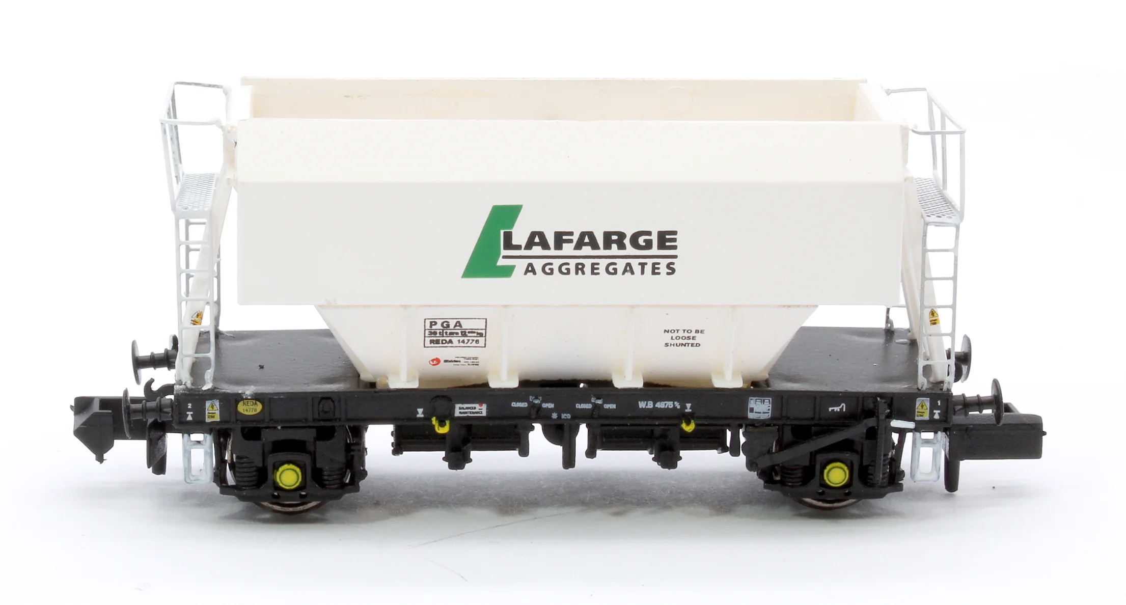 CM PG012 N (L) TP (A) Set of 3 Lafarge Aggregates PGA 51T Hopper Wagons - Image 8