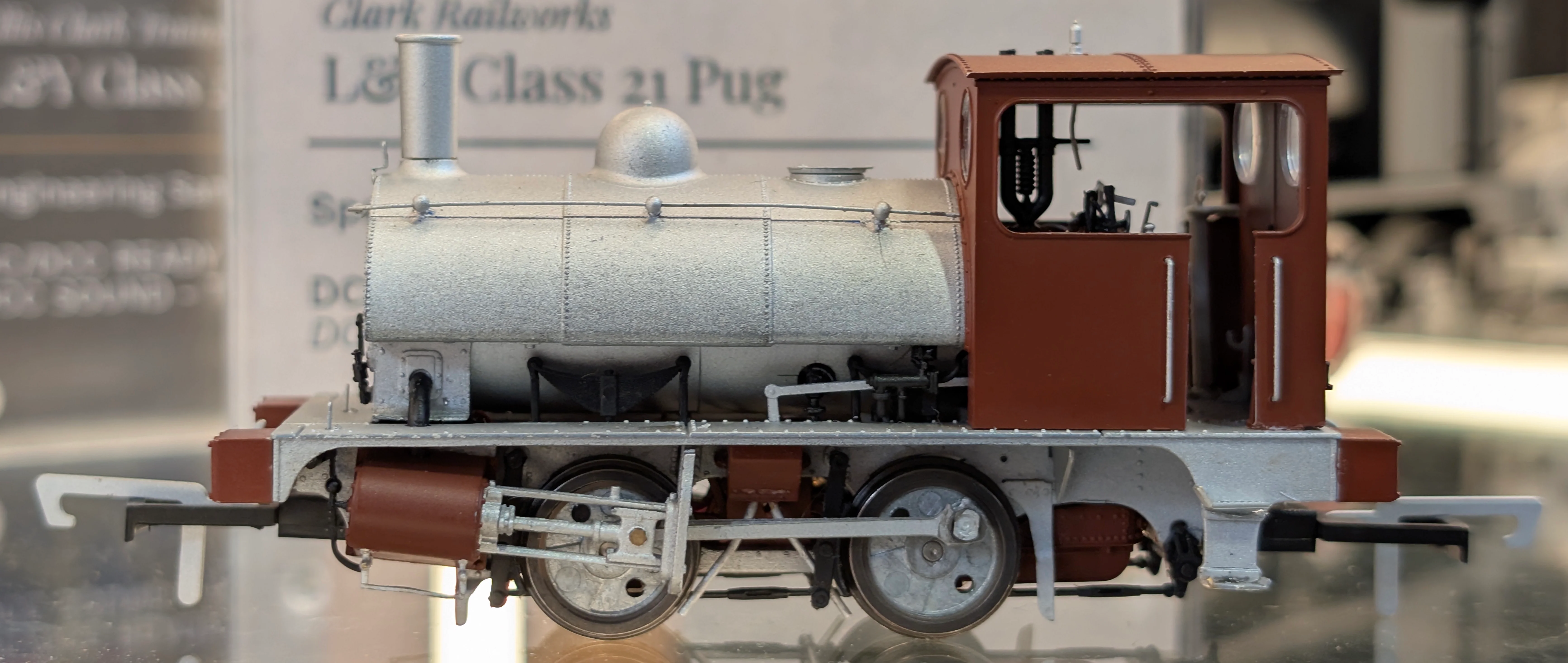 C1030 LYR 'Pug' 0-4-0ST 51218 BR Black Late Crests (as preserved) Steam Locomotive - Image 4