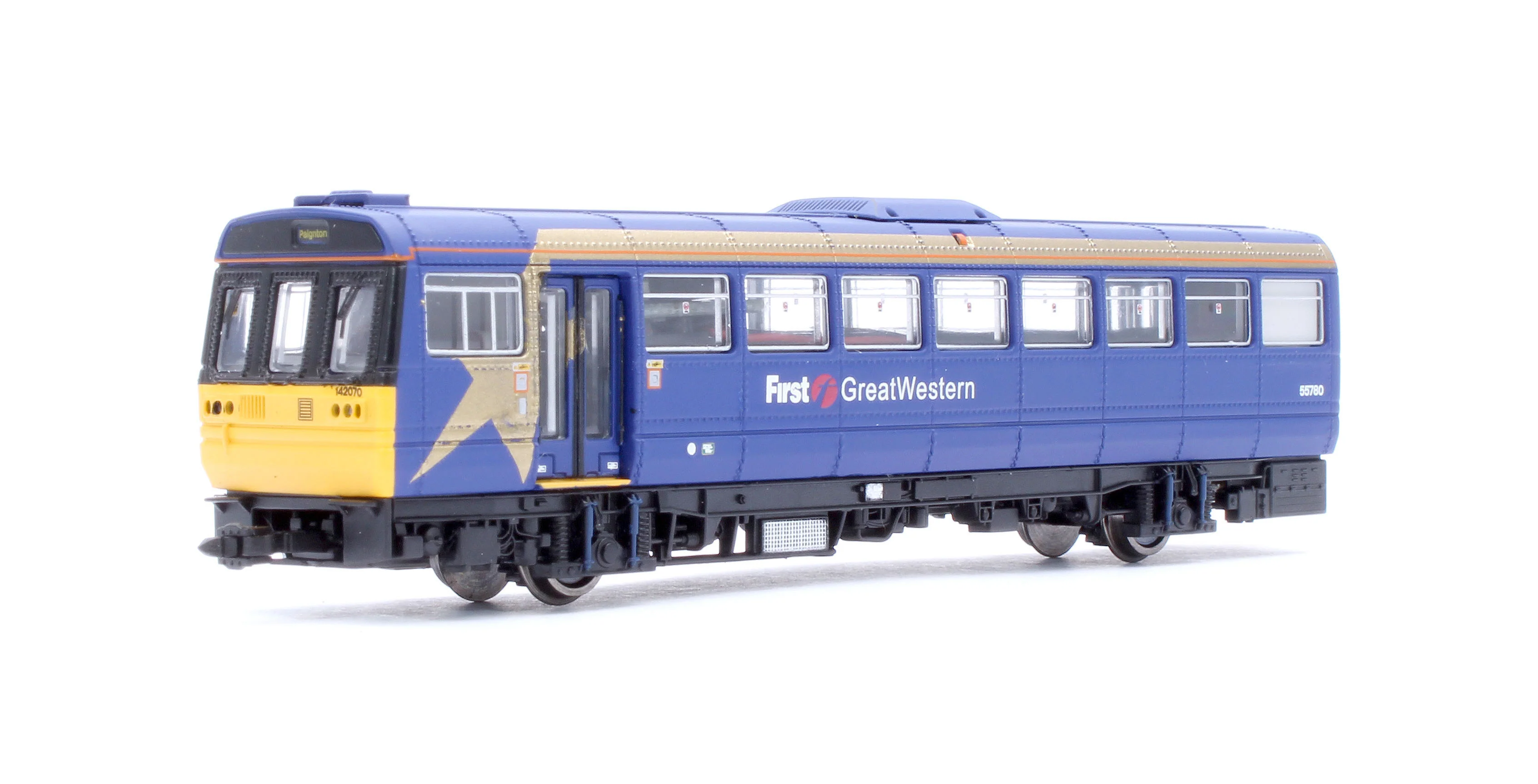 2D-142-009 Class 142 First Great Western Blue/Gold DMU 142070 - Image 4