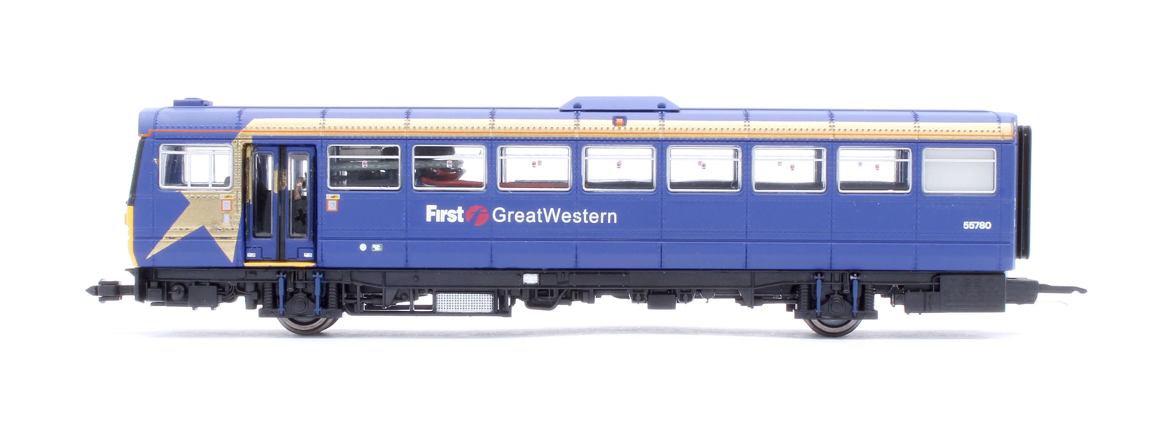 2D-142-009 Class 142 First Great Western Blue/Gold DMU 142070 - Image 5