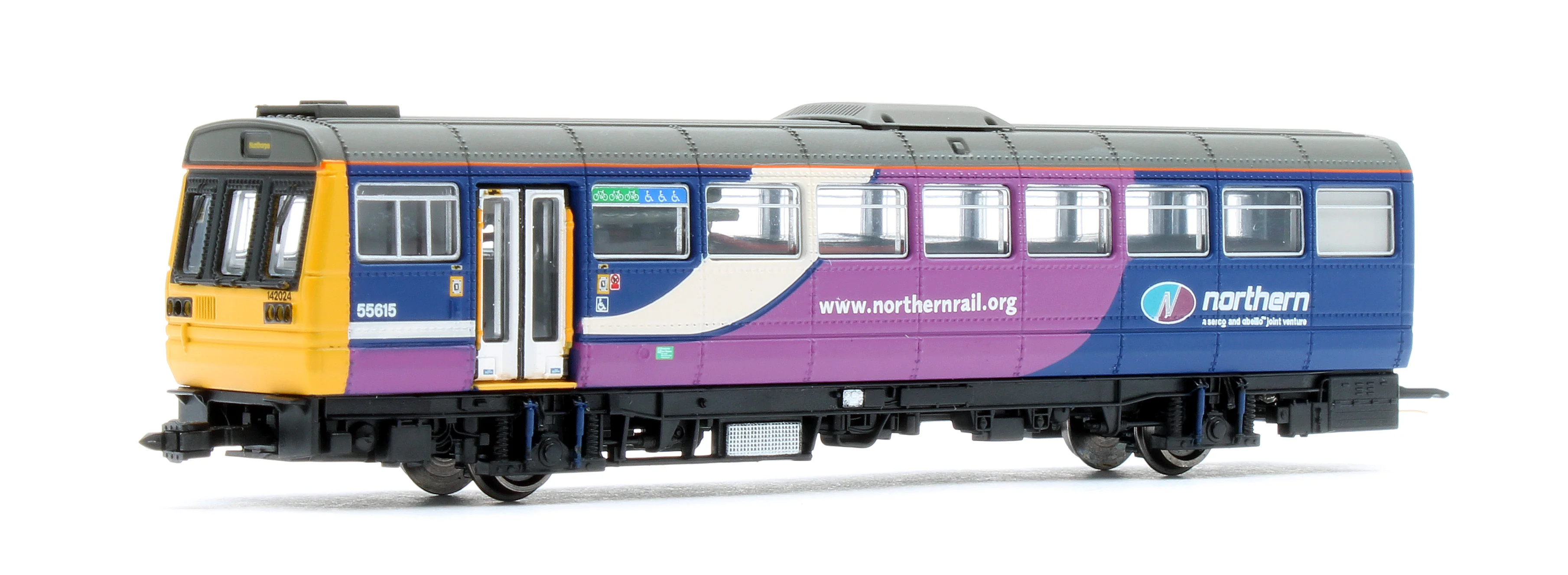 2D-142-006 Class 142 Northern Rail 142024 DMU - Image 3